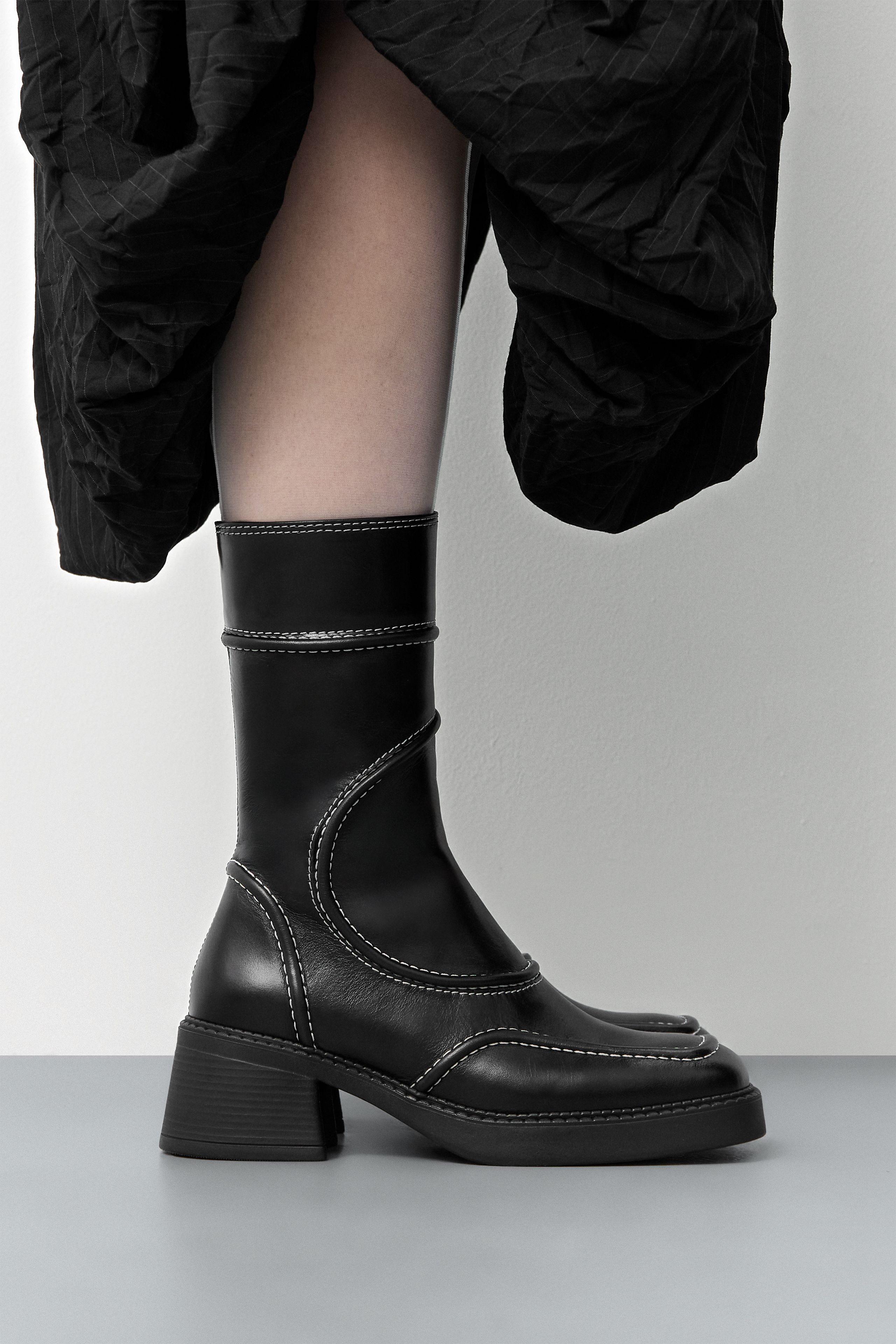Malene Boots - Black Leather White Stitching | Miista