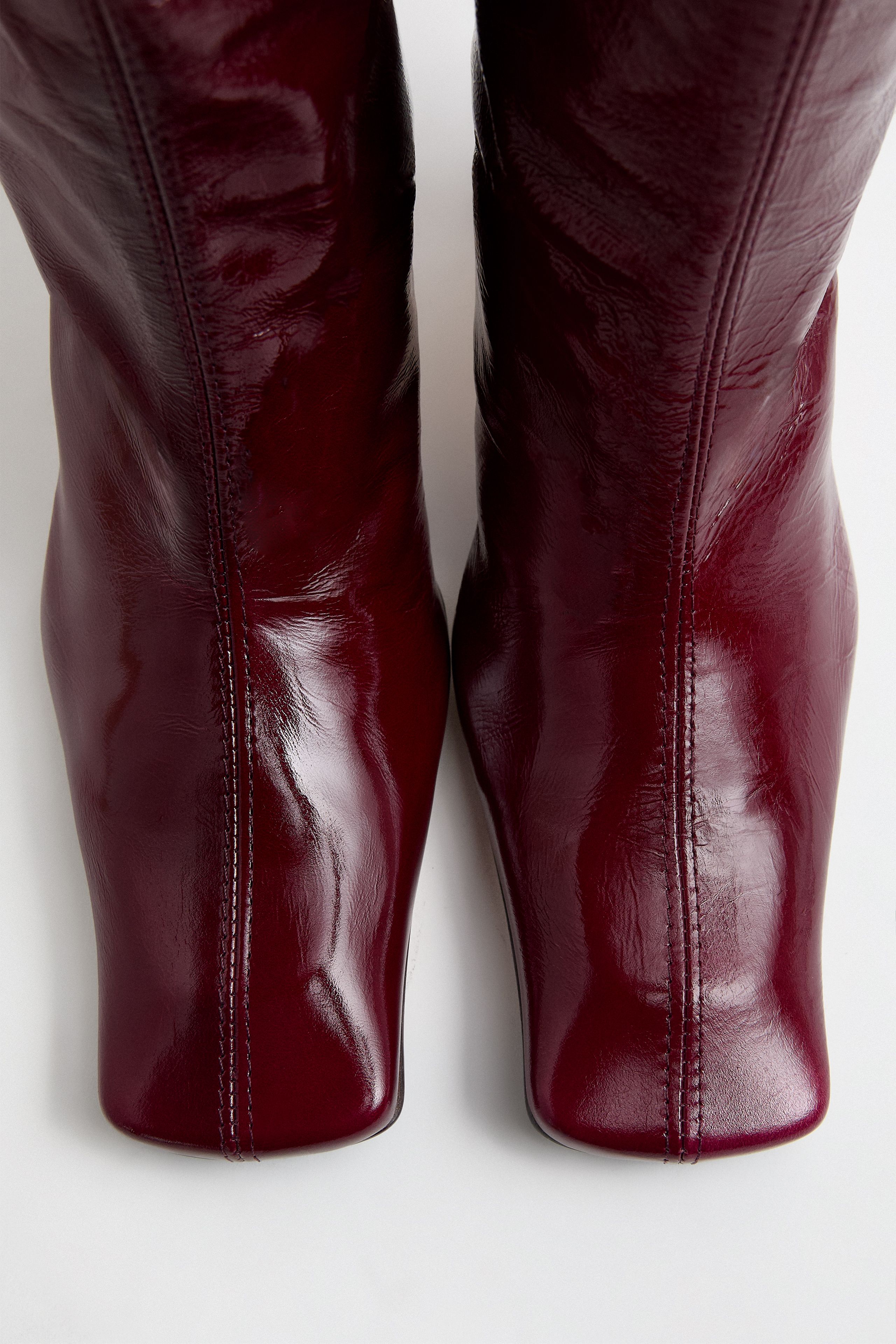 Bluma Boots - Burgundy Crinkle Leather | Miista