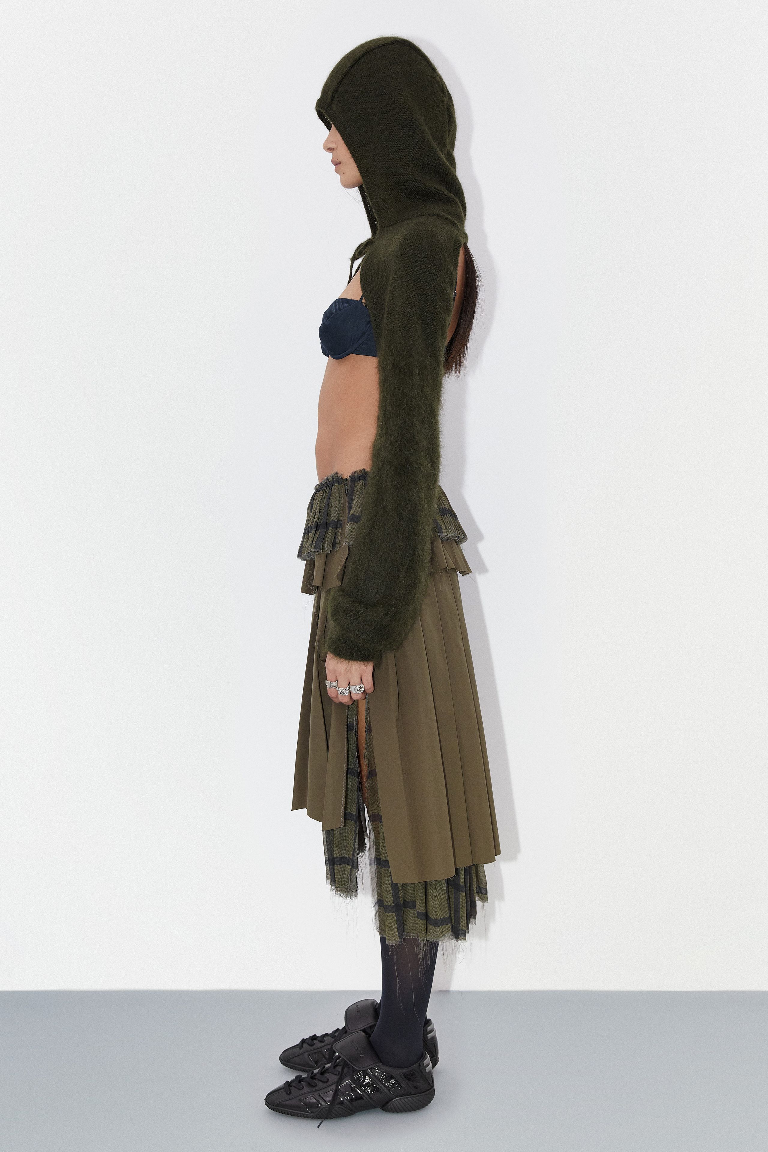 Nivi Sleeves - Khaki Mohair Hooded | Miista