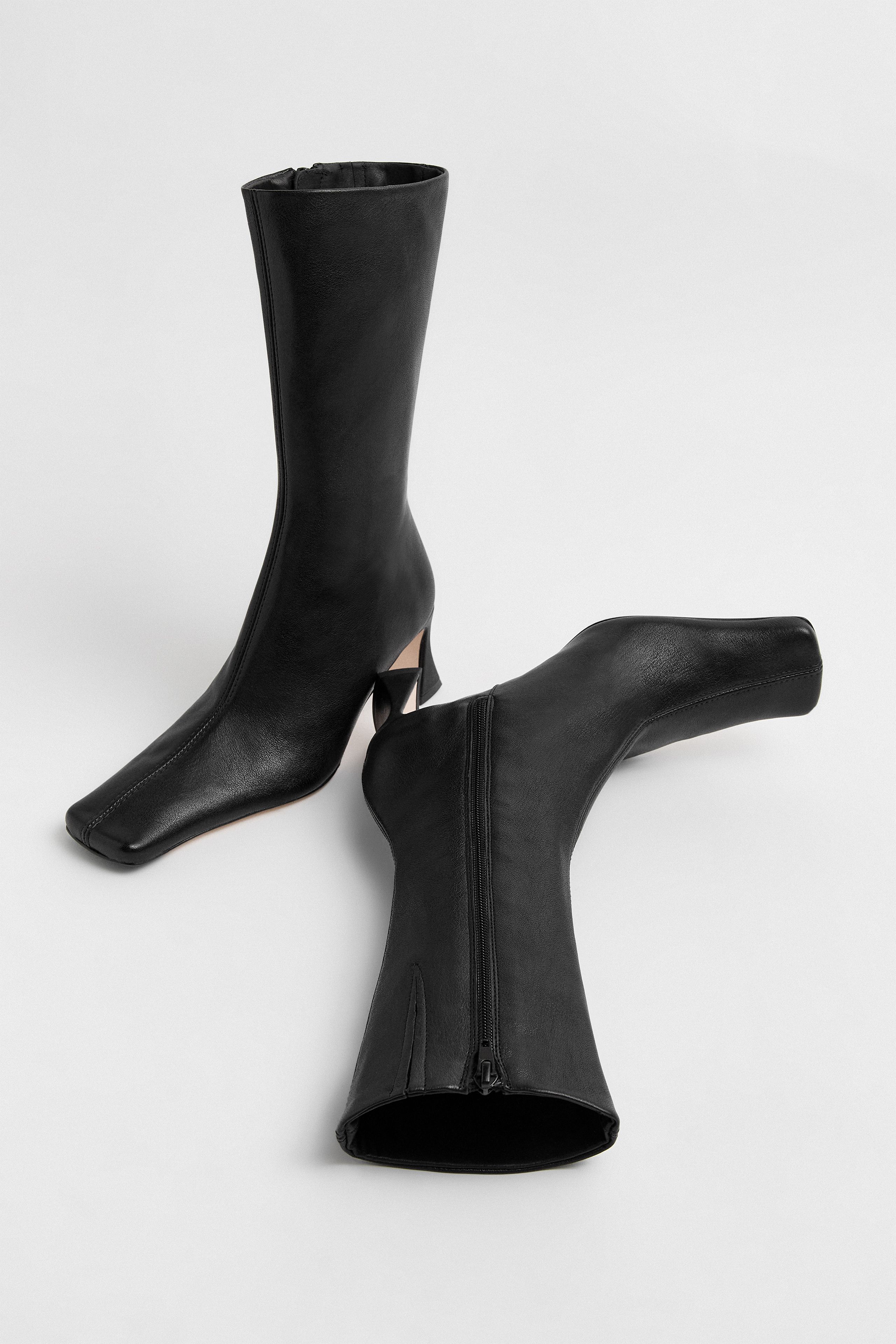 Araxi Boots - Black Leather | Miista