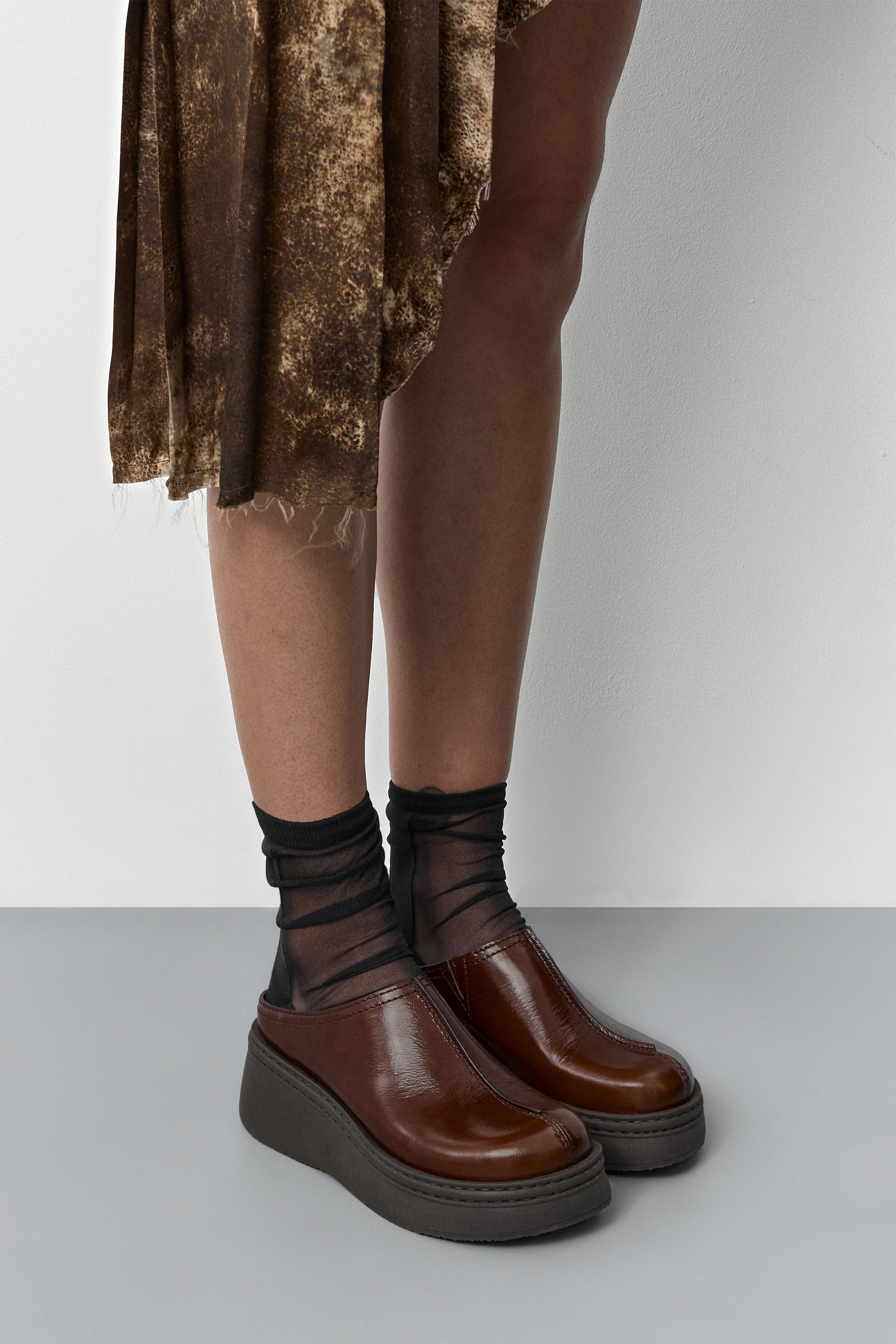 Mego Mules - Brown Crinkle Leather | Miista