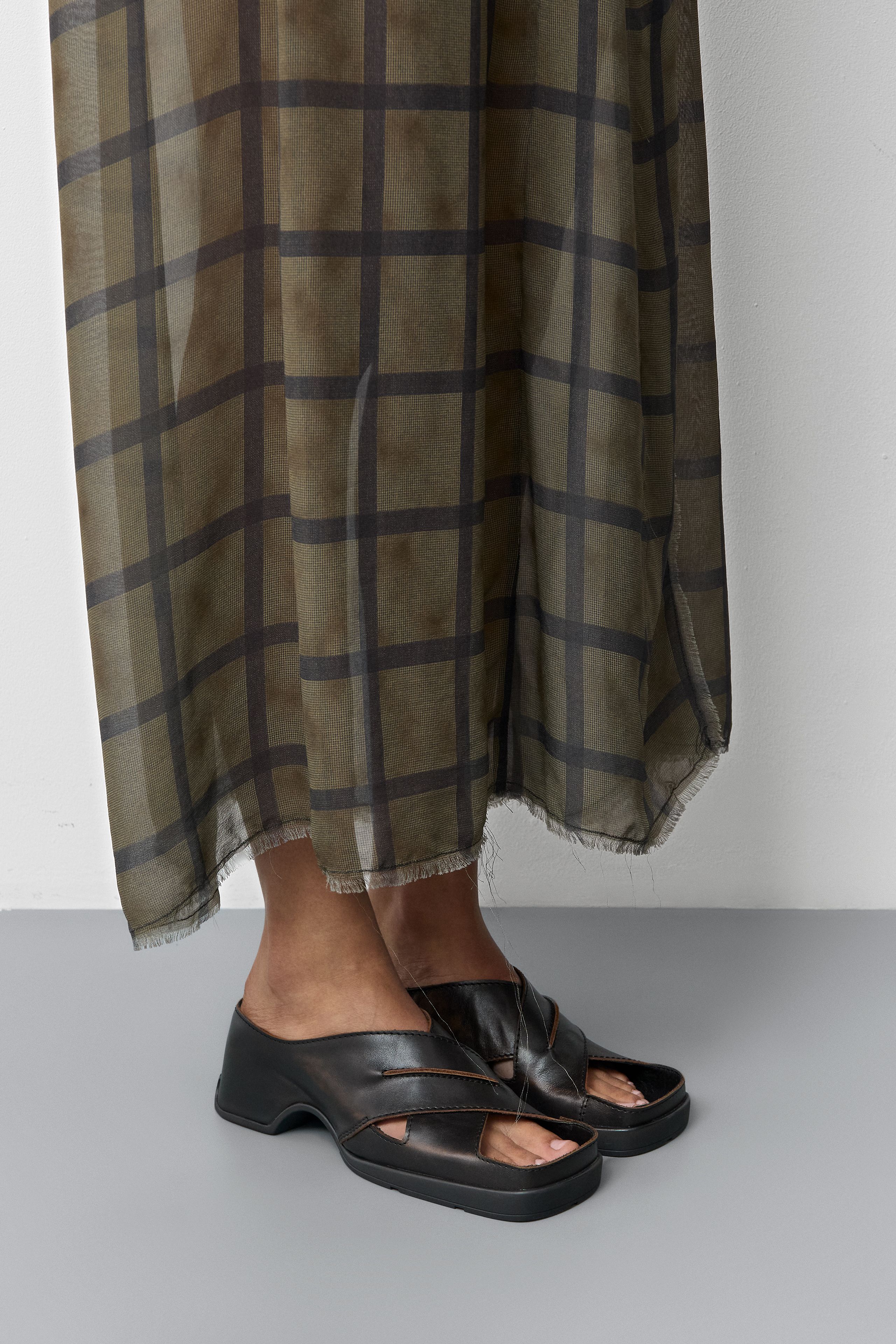 Nira Sandals - Brown Brush Off Leather | Miista