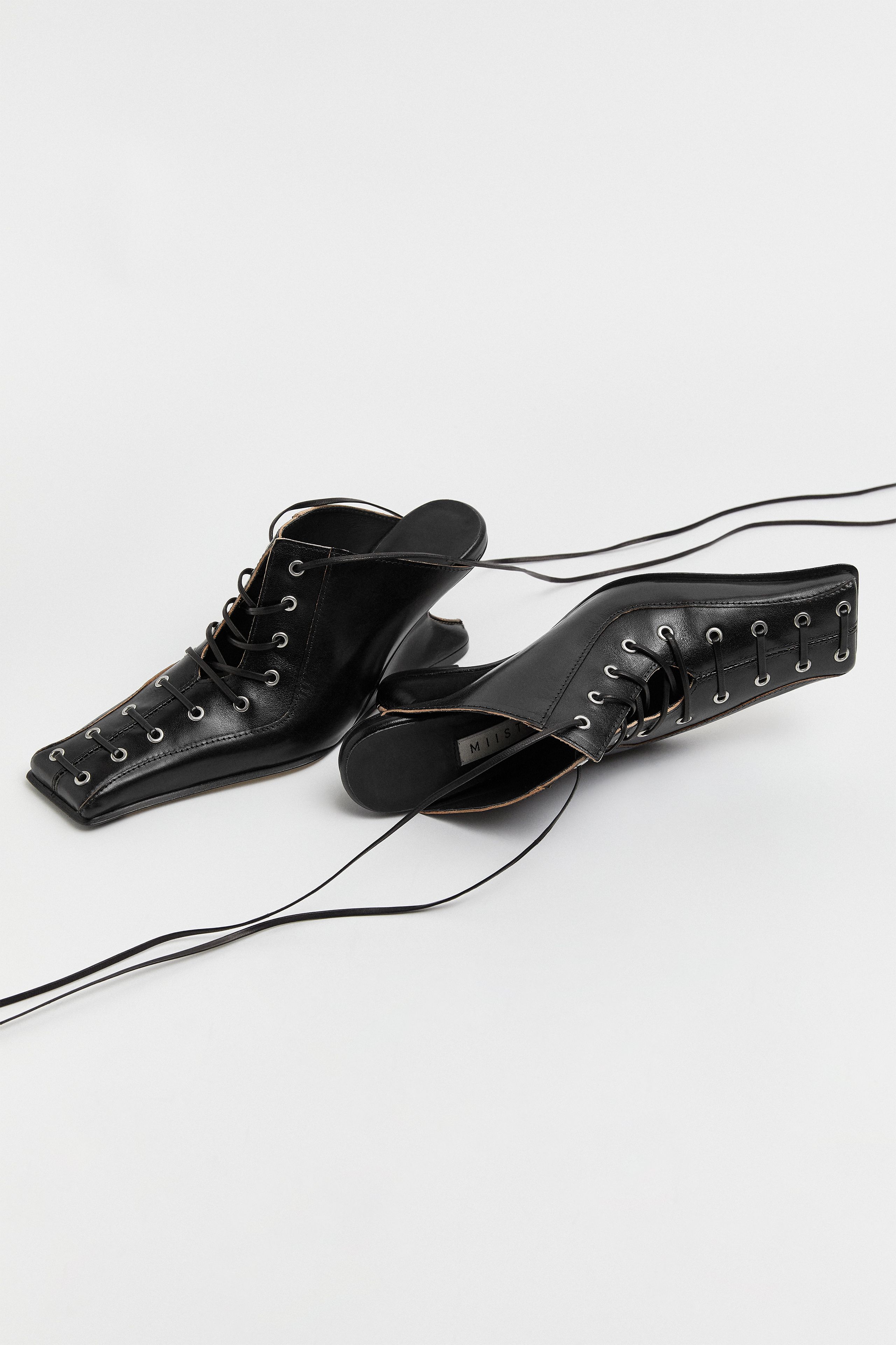 Aima Mules - Black Leather | Miista