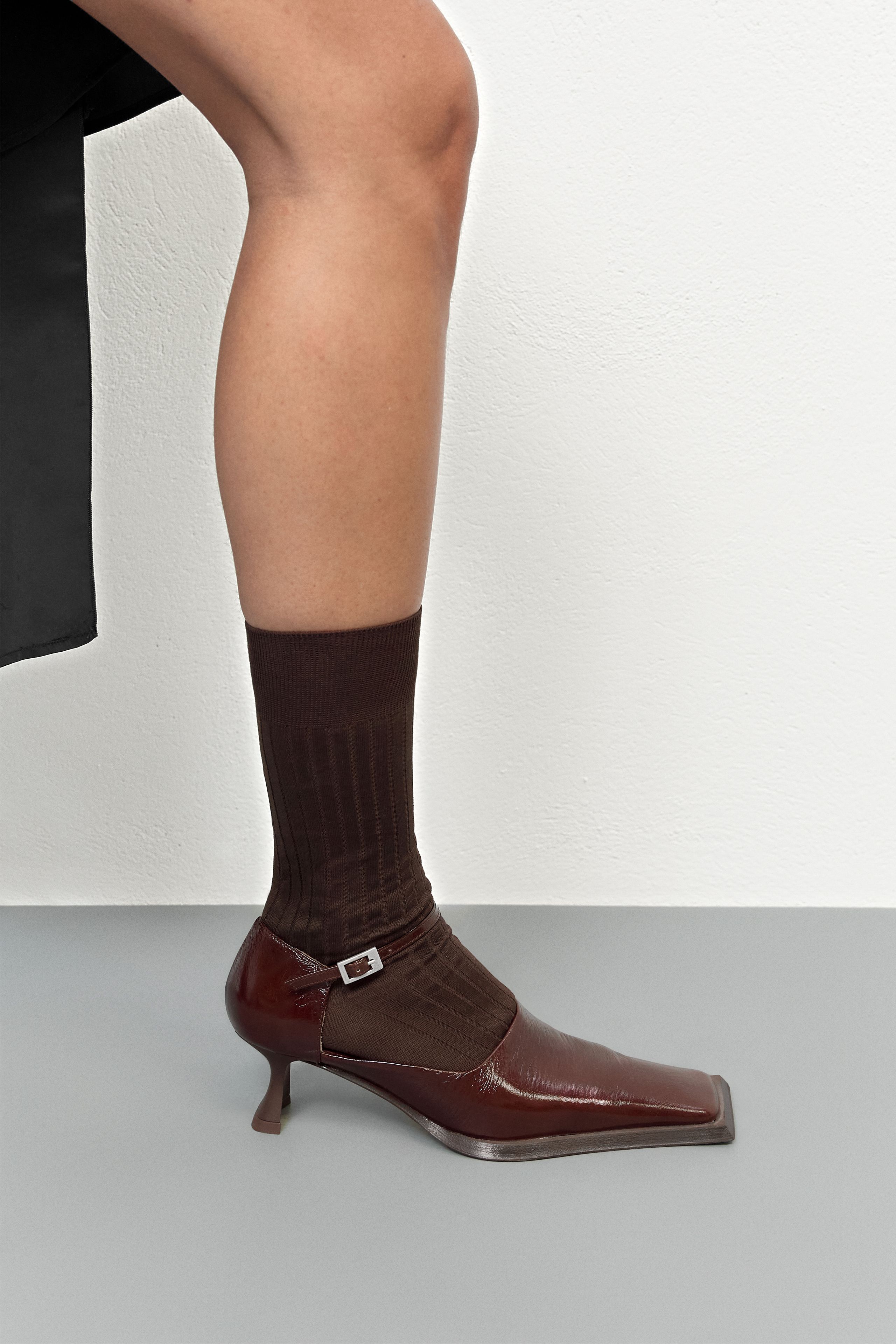 Vern Courts - Brown Patent leather | Miista