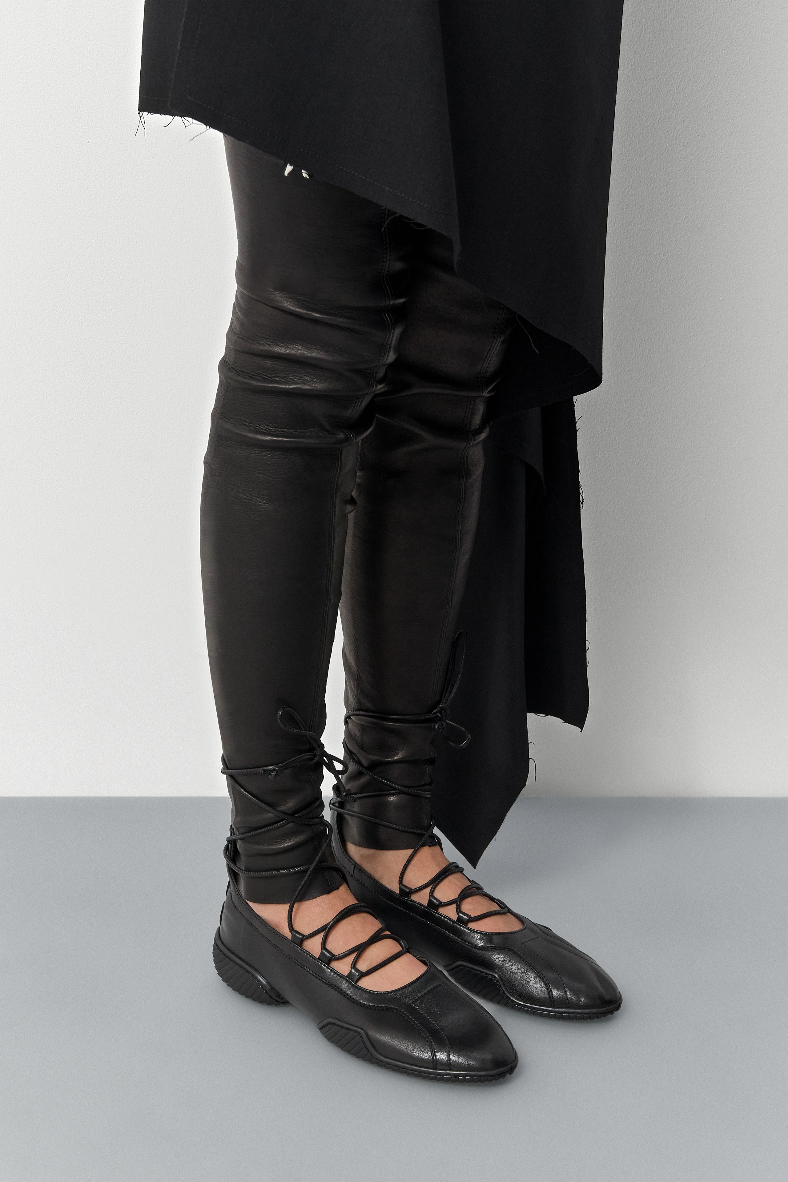 Averie Ballerinas - Black Leather | Miista