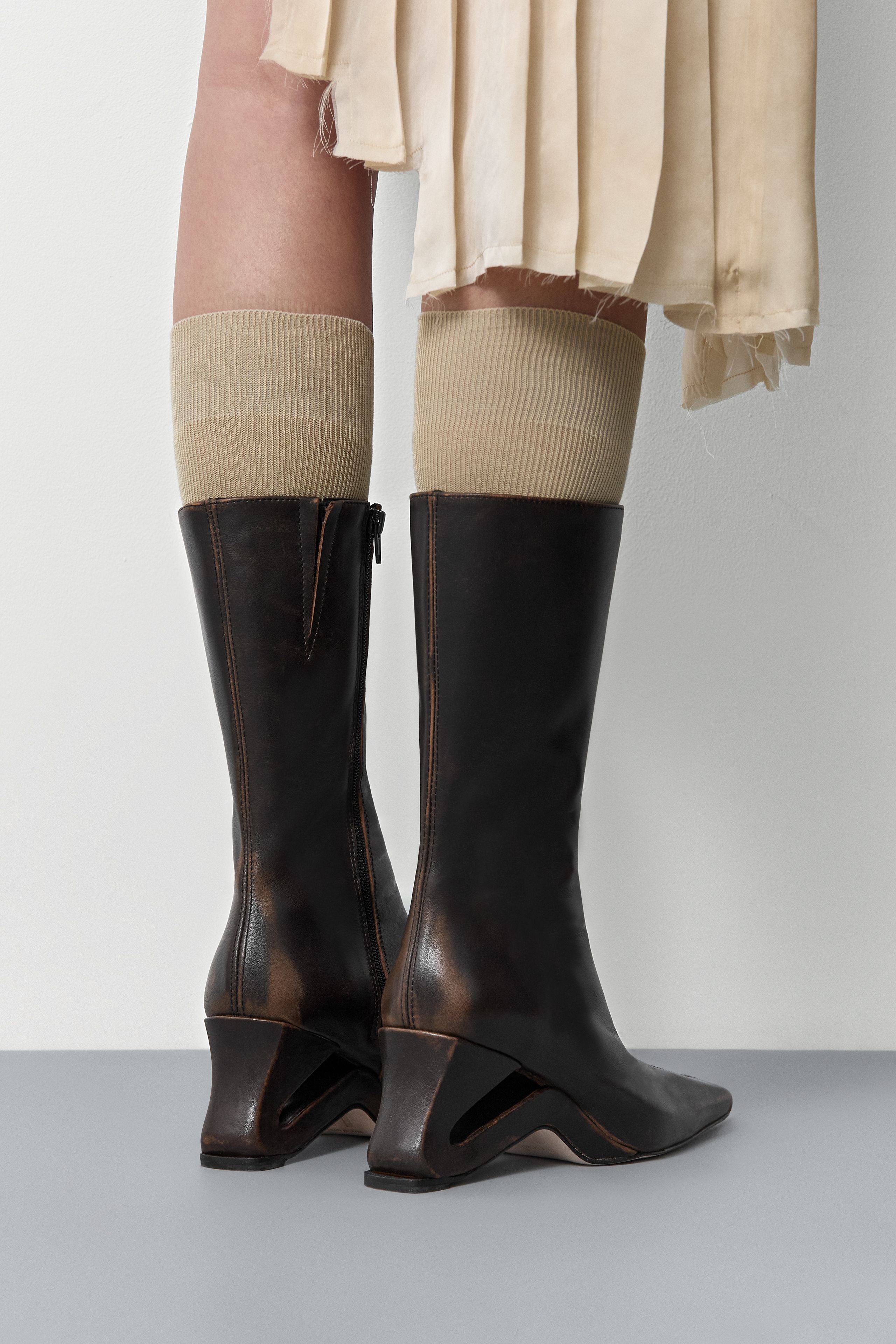 Sulay Boots - Brown Brush Off Leather | Miista