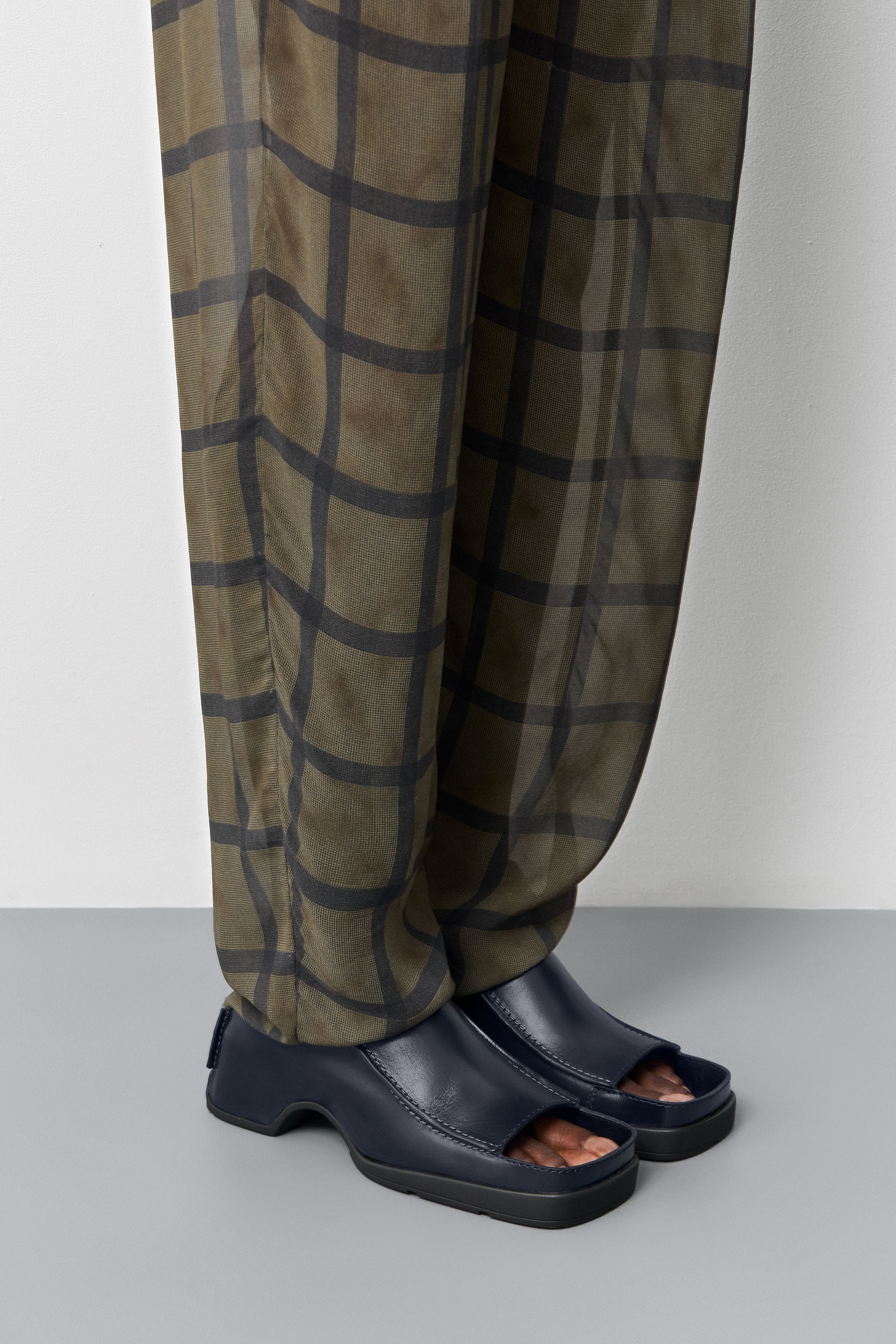 Ertha Navy Sandals | Miista | Designed & Handmade in Europe