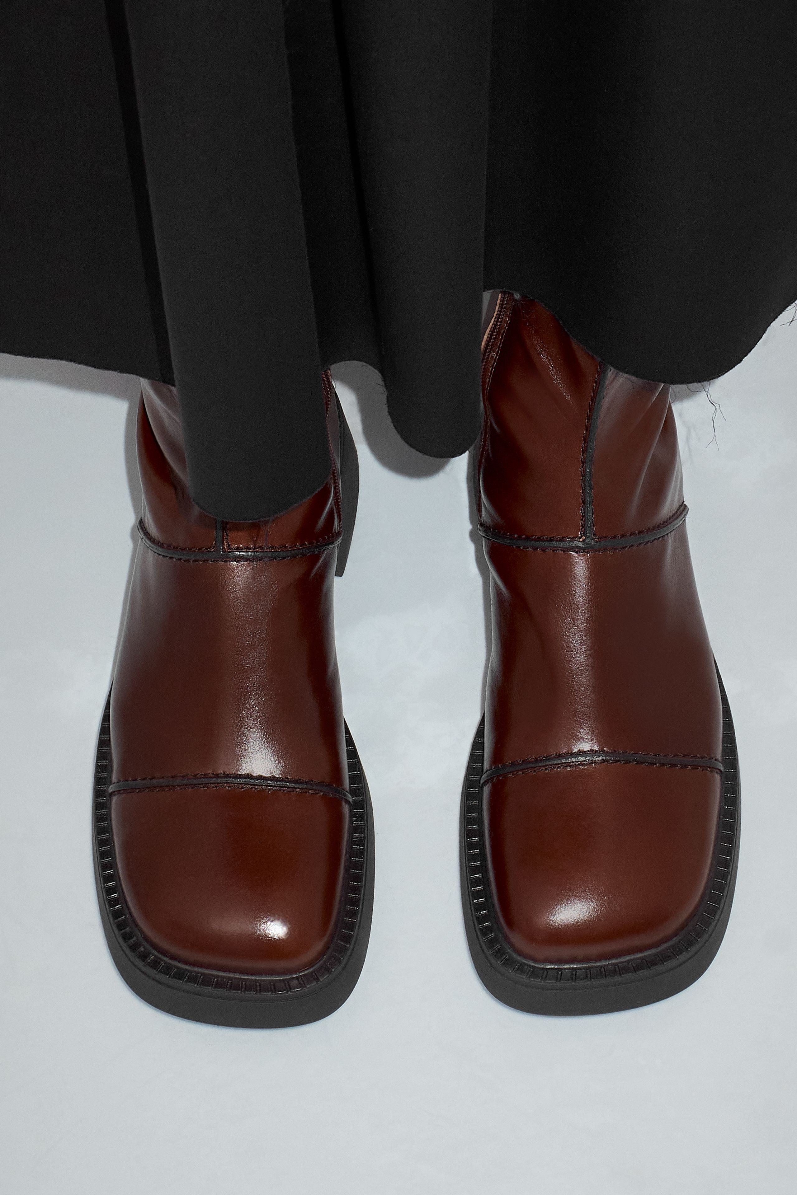 【関税込み】Miista ブラウン Dahlia ブーツ Dahlia Brown Black Ankle Boots | Miista