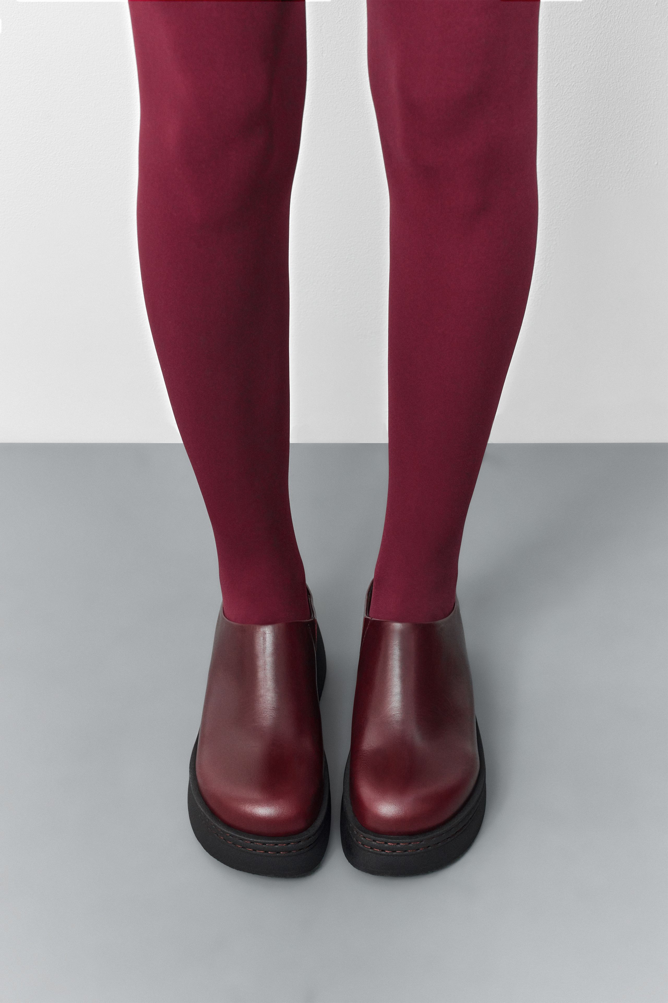 Kristi Mules - Burgundy Shiny Leather | Miista