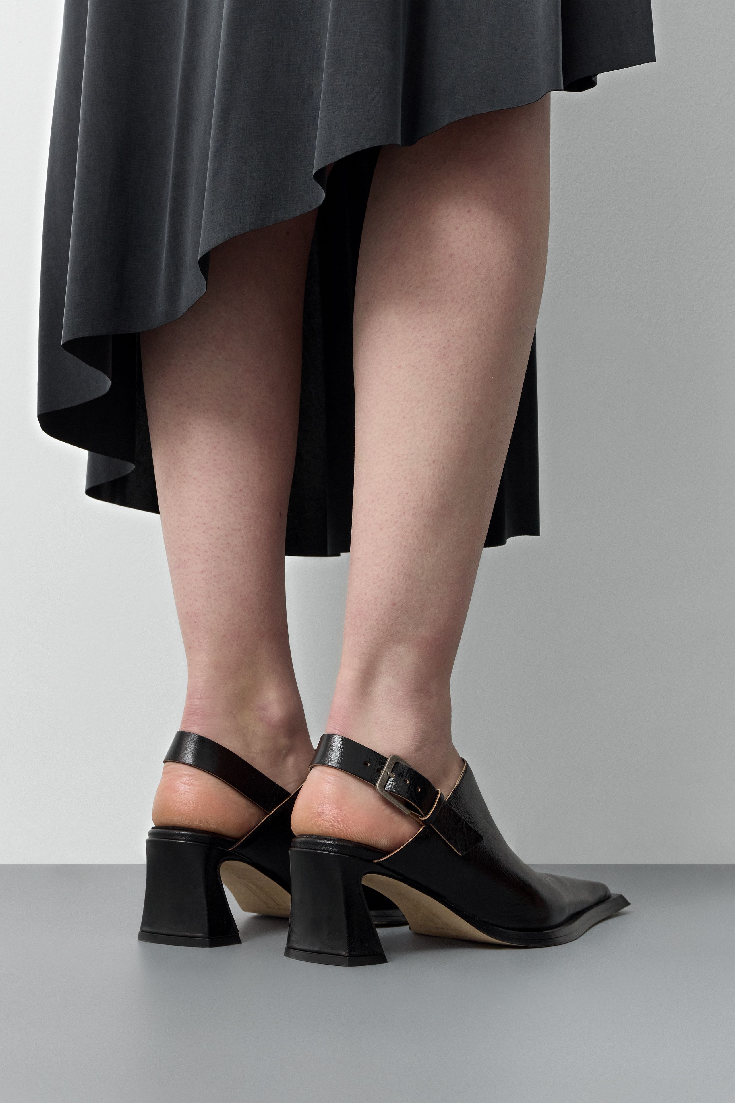 Inma Mules - Black Leather | Miista