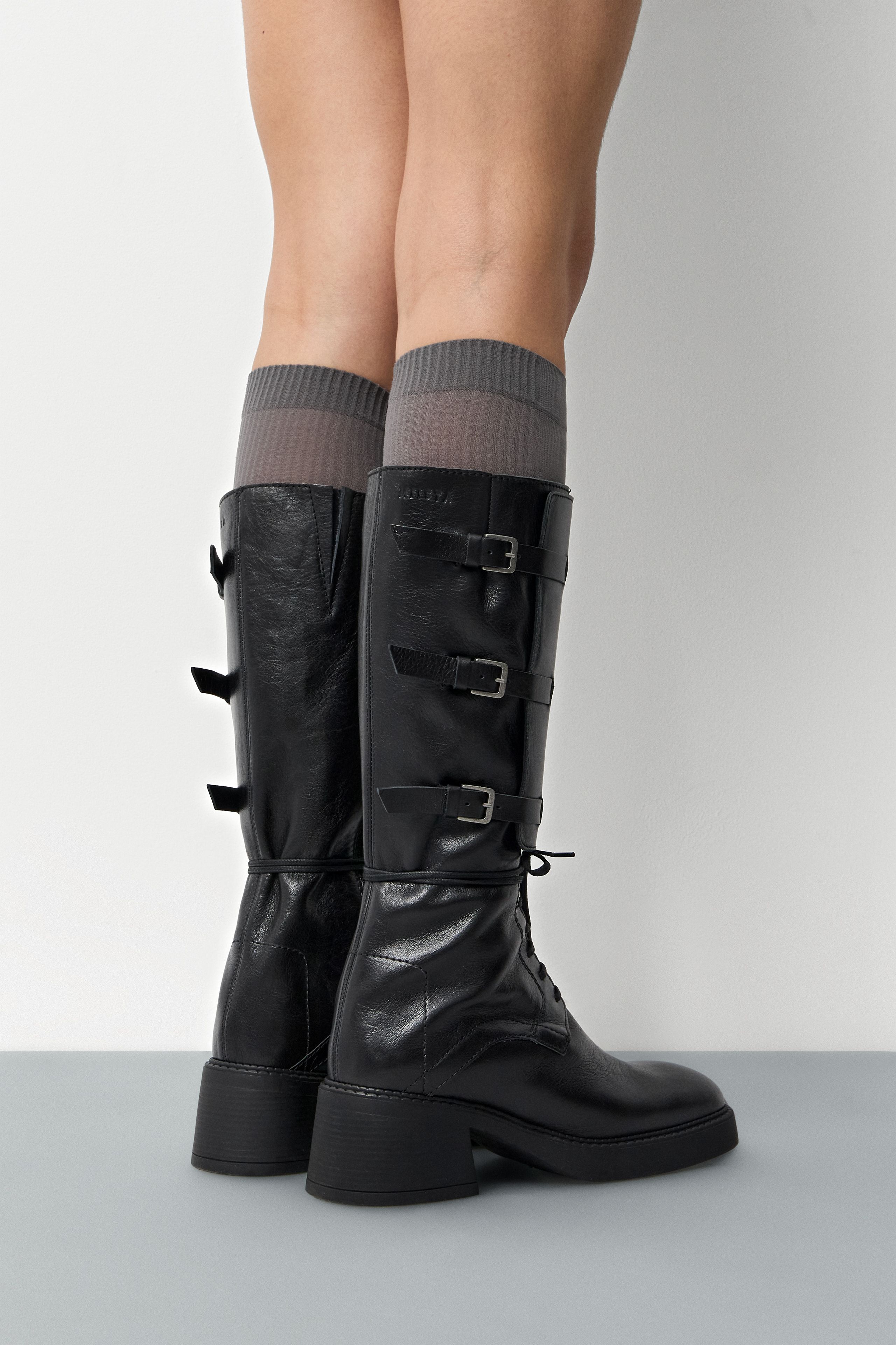 Sigrid Boots - Black Grainy Leather | Miista