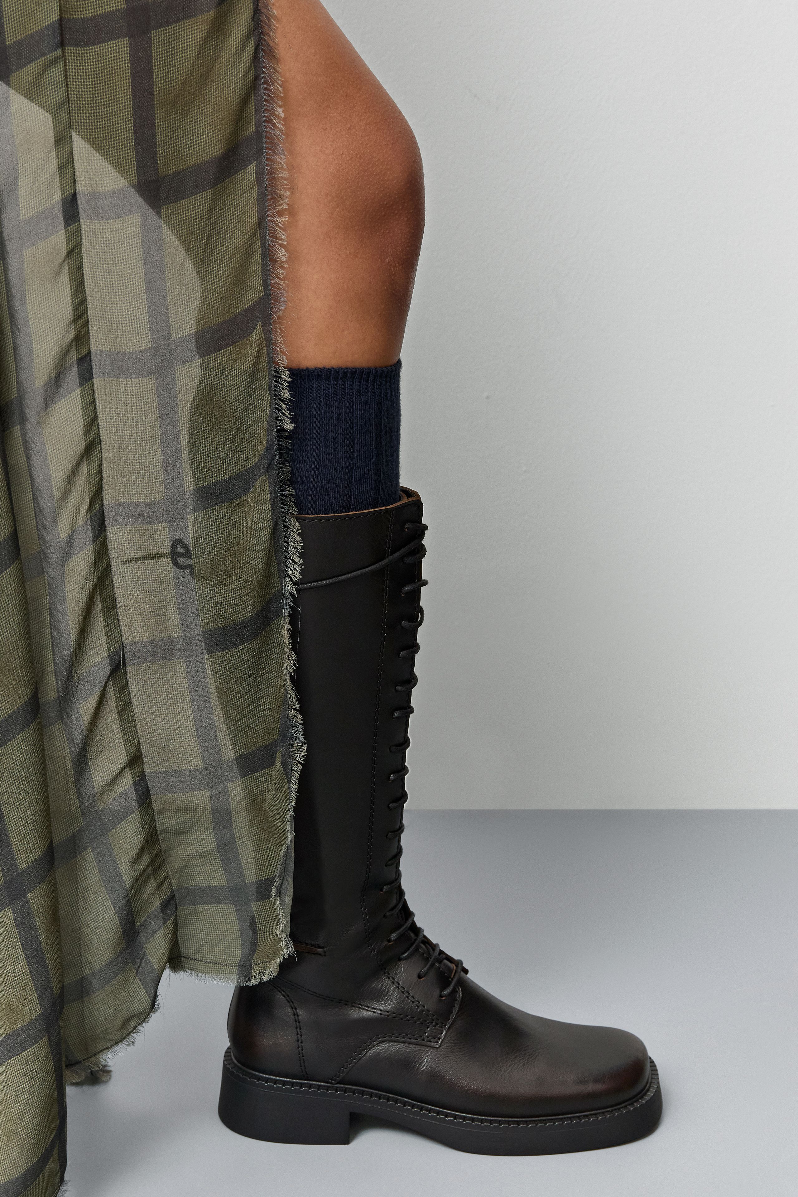 Abrama Boots - Brown Brush Off Leather | Miista