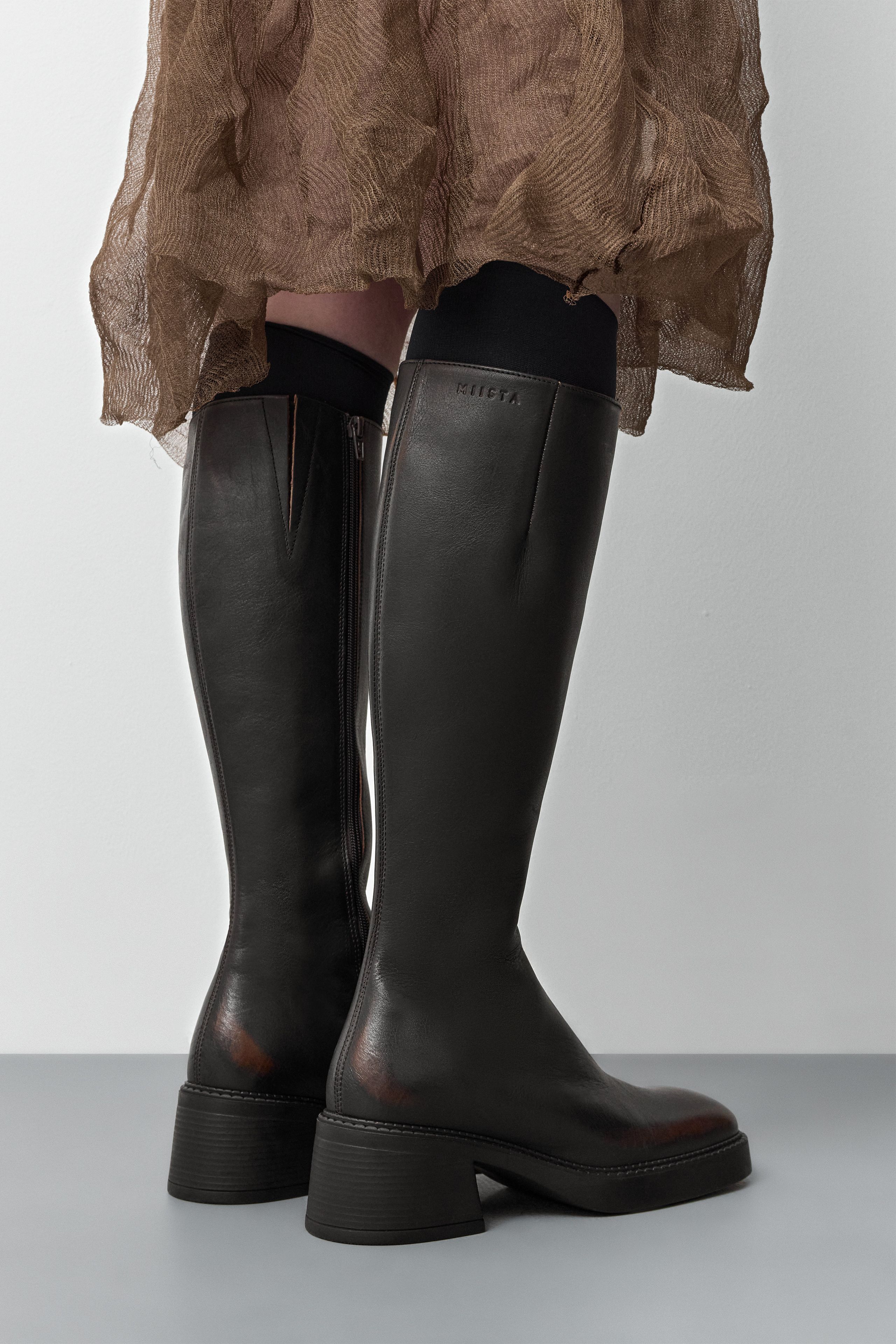 YUMI Yumi Boots - Brown Brush Off Leather | Miista