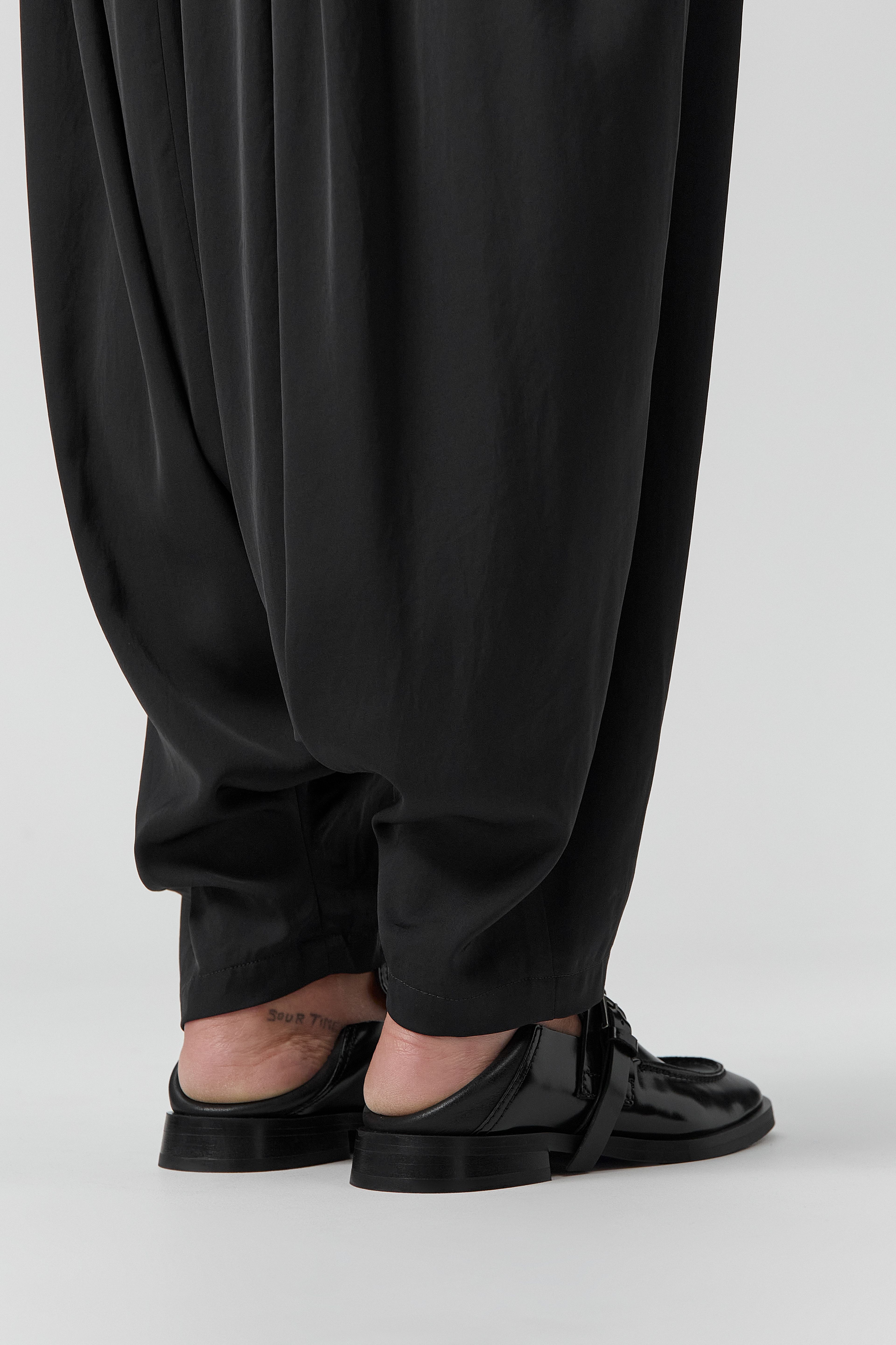 Els Mules  - Black Leather | Miista | Designed & Handmade in Europe