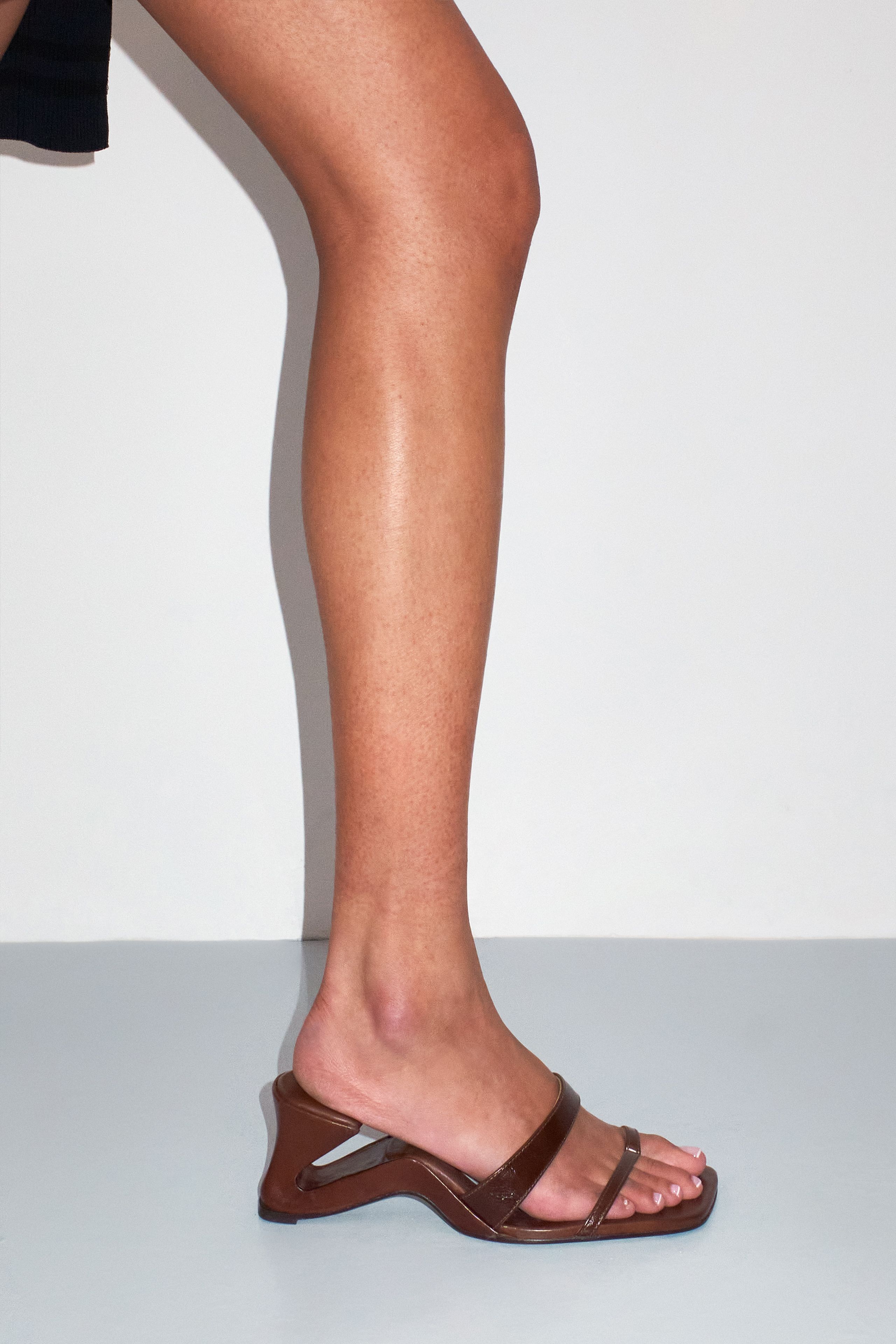 【関税込み】Miista タン Beverly サンダル MIISTA Women's Beverly Heeled Sandal in Orange MIISTA