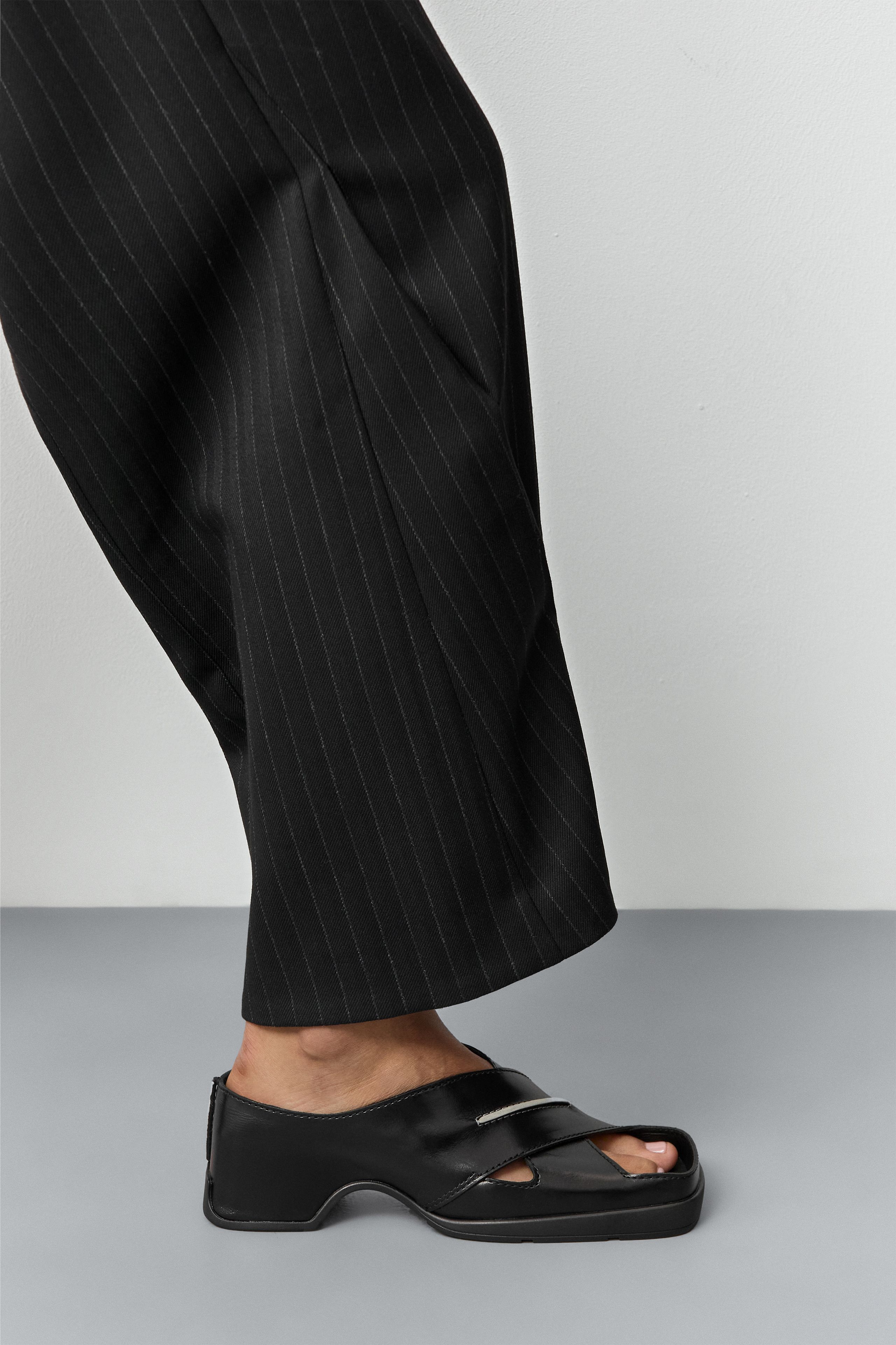 Nira Sandals - Black Leather | Miista