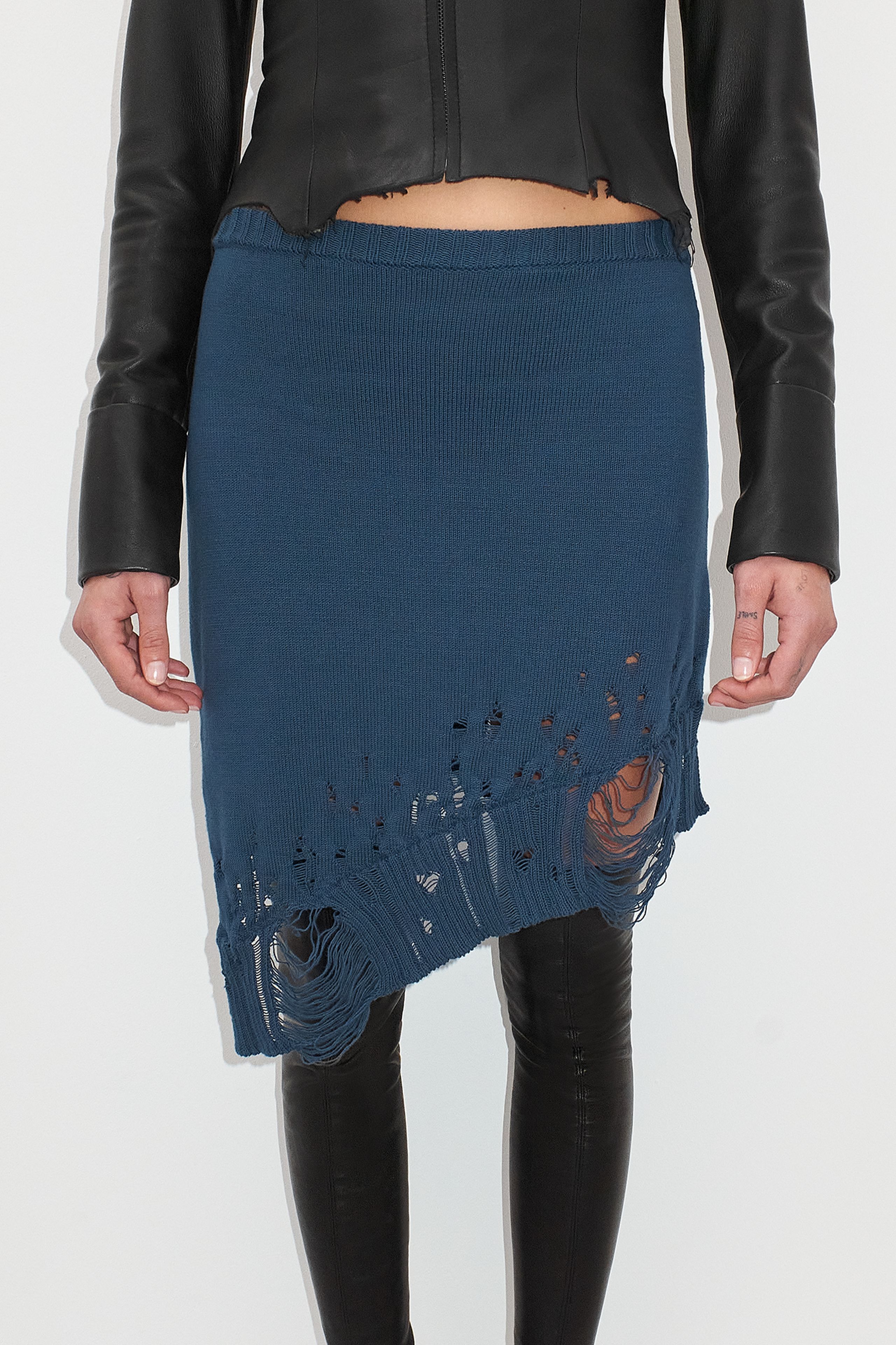 Numa Distressed Navy Knit Skirt | Miista