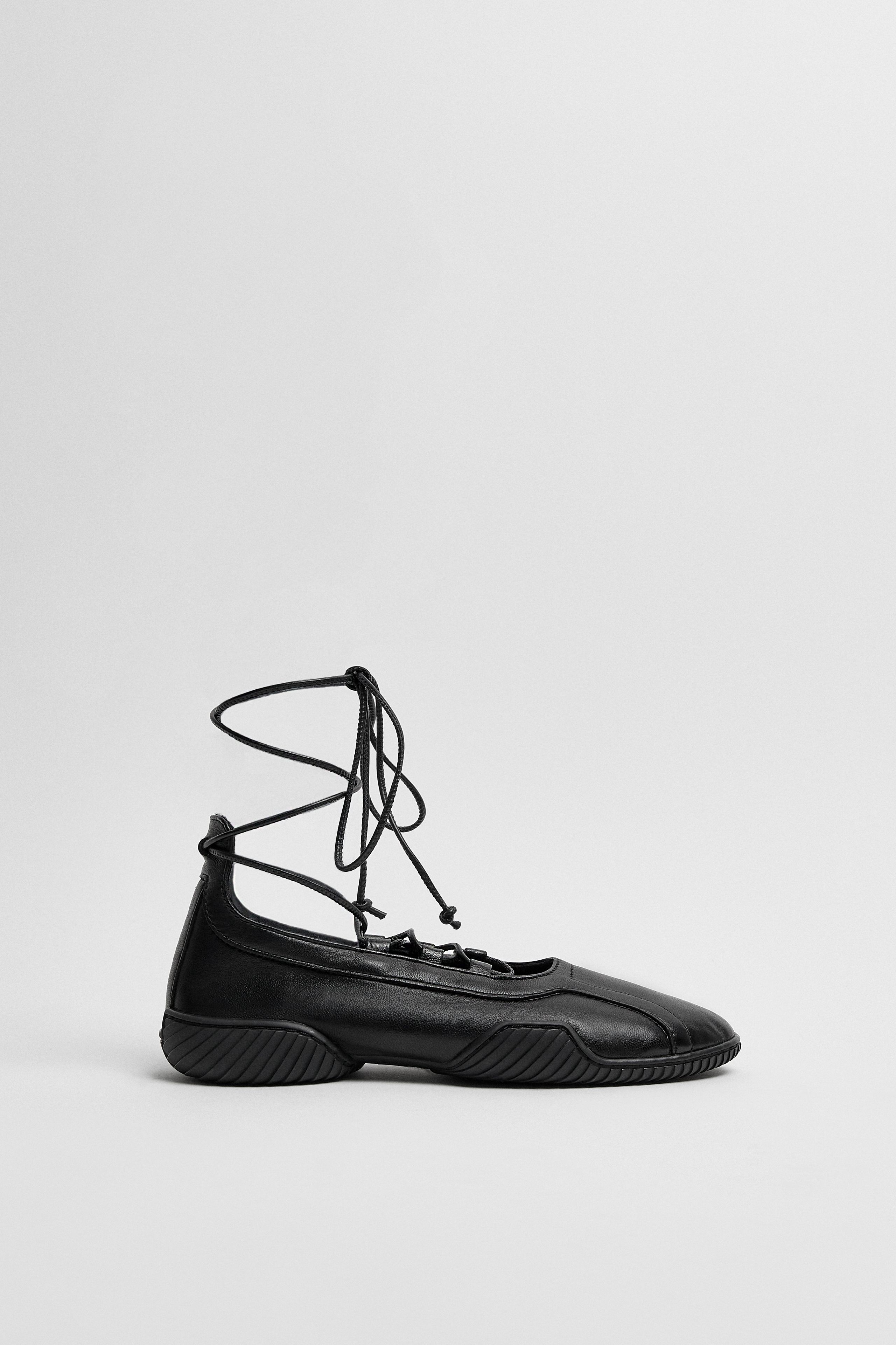 Averie Ballerinas - Black Lace Leather | Miista