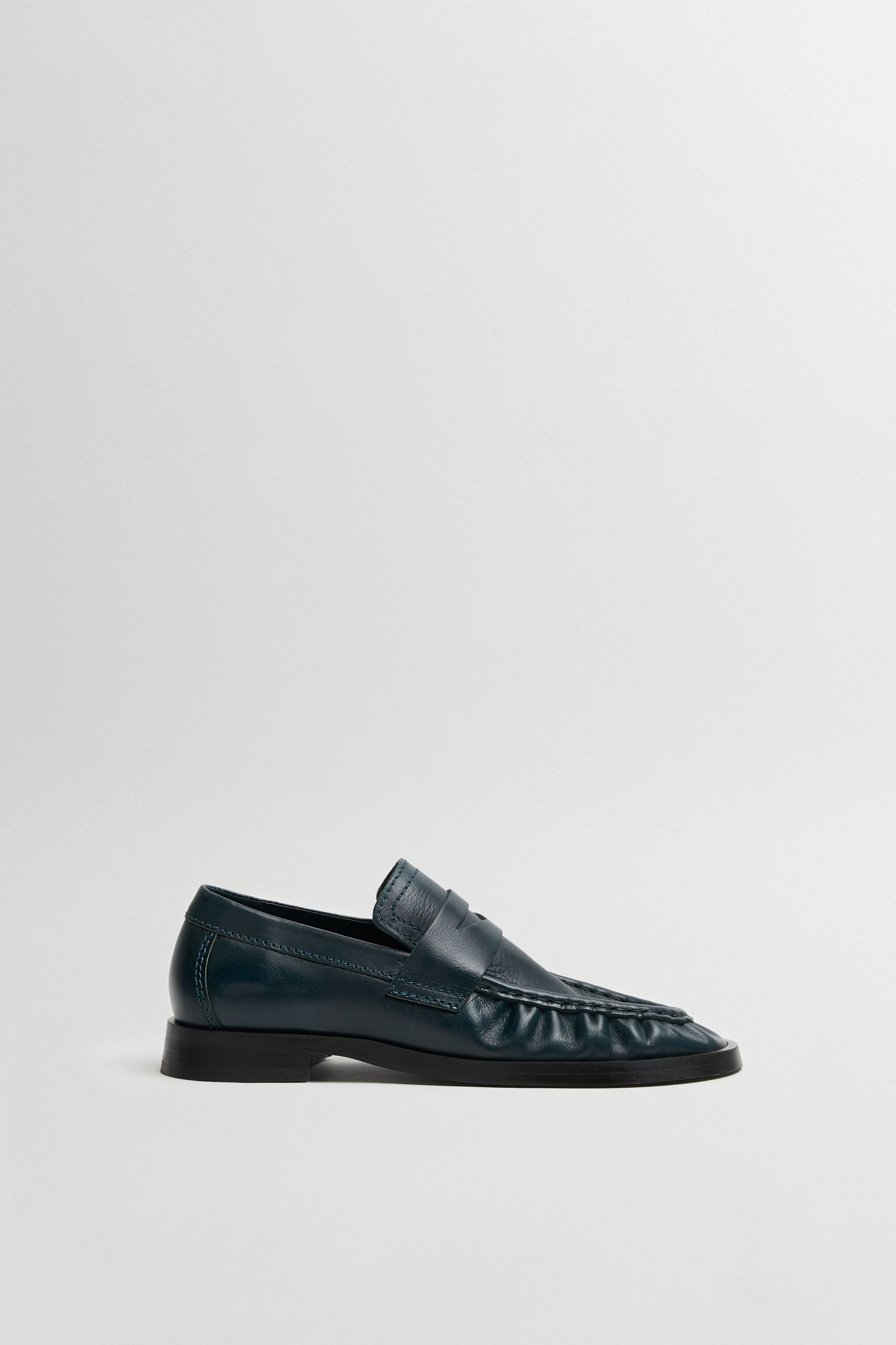 Zita Loafers - Navy Leather | Miista