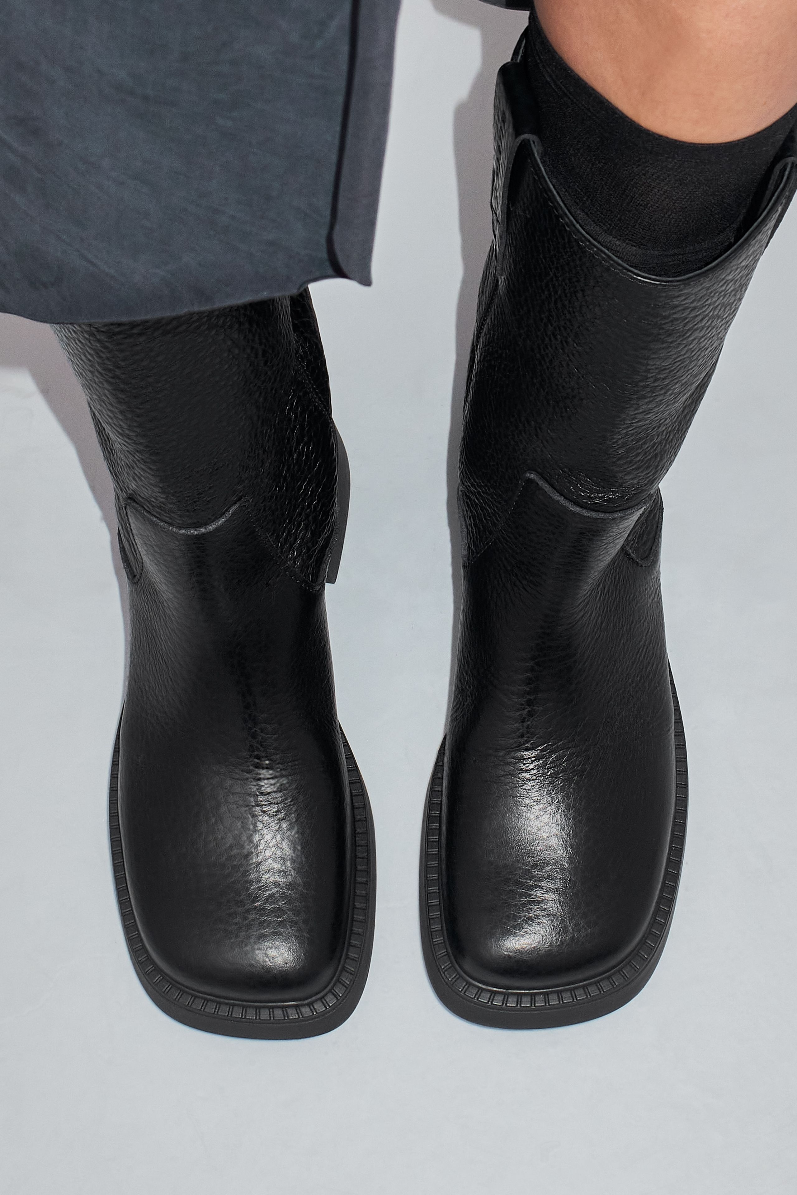 Aron Boots - Black Grainy Leather | Miista