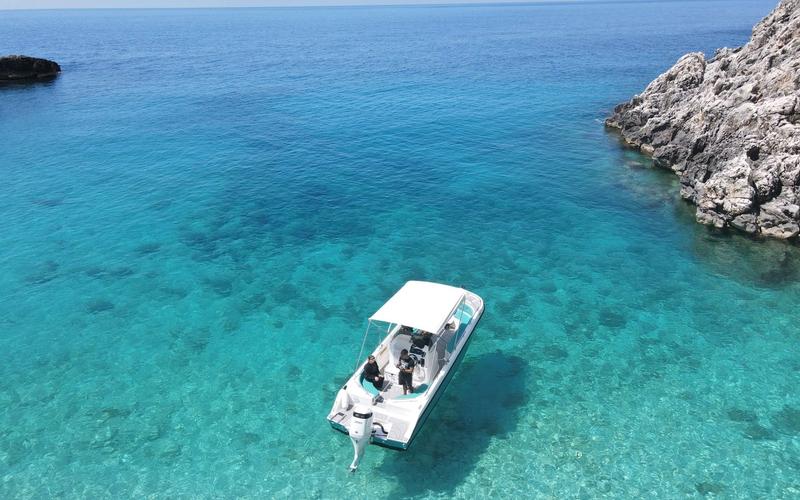Boat tour around Dhermi