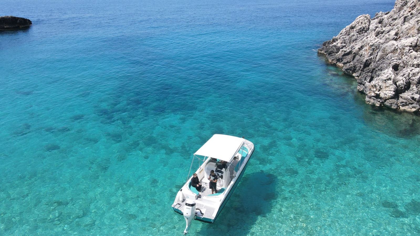 Boat tour around Dhermi