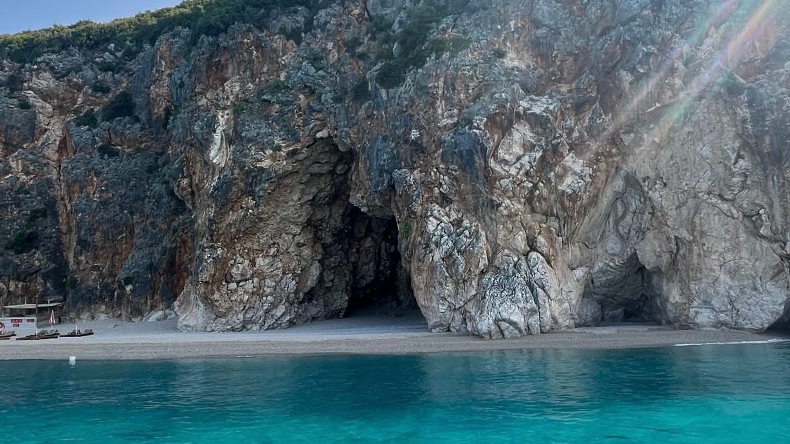 Pigeons Cave beach 