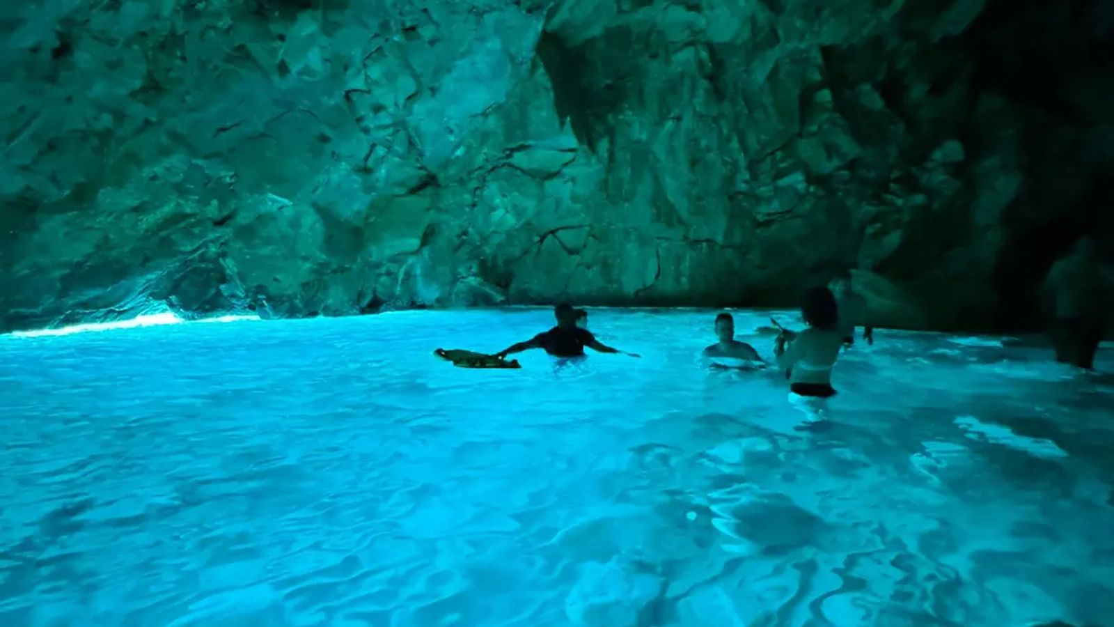 Blue Gem Cave . Part of Grama Bay Tour.