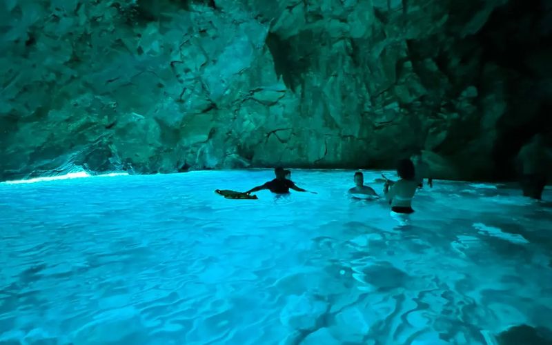 Blue Gem Cave . Part of Grama Bay Tour.