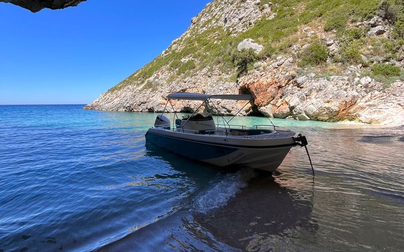 Boat tour around drymades