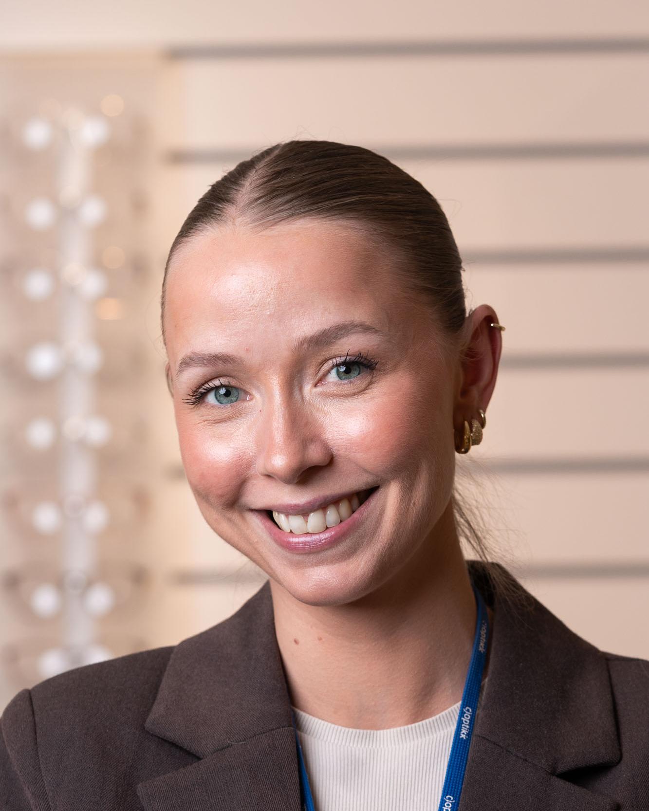 Martine Gabrielsen Ektvedt, optometrist hos c)optikk Revetal