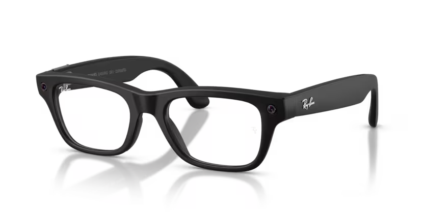 Ray-Ban Meta Blayzer smartbrille i matt sort med rektangulær form og klare glass