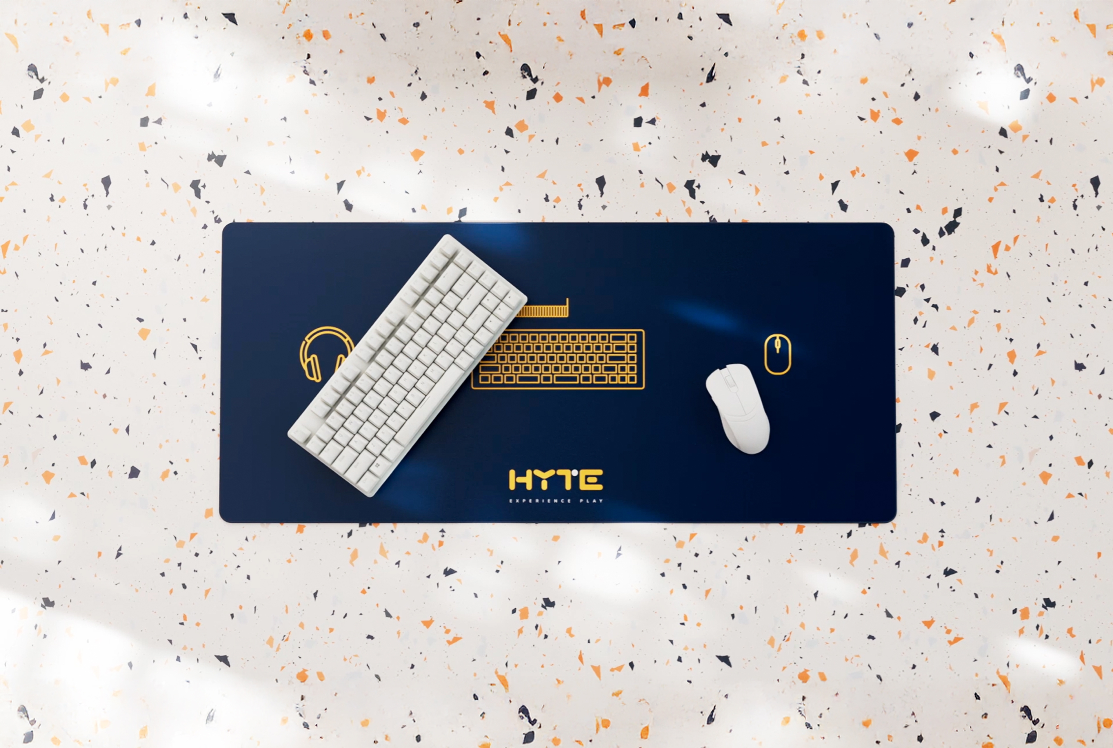 HYTE Branded Desk Pad DP900