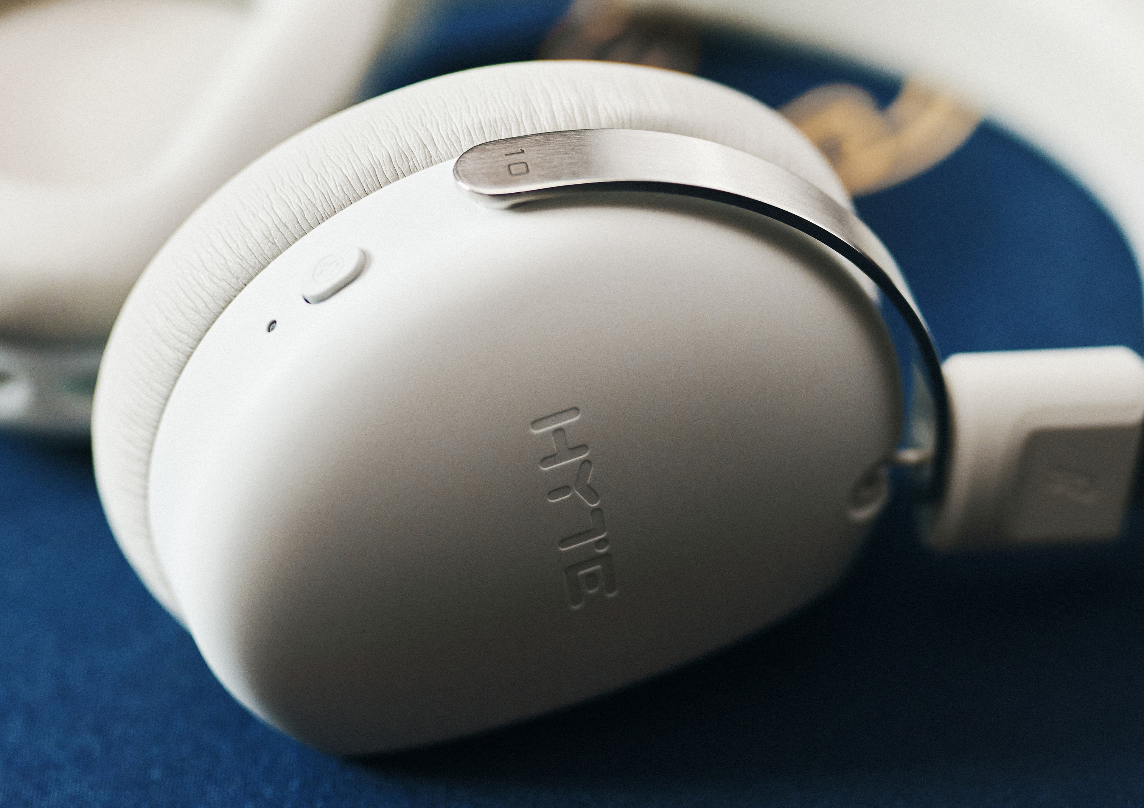 HYTE eclipse HG10 2.4GHz Wireless Gaming Headset