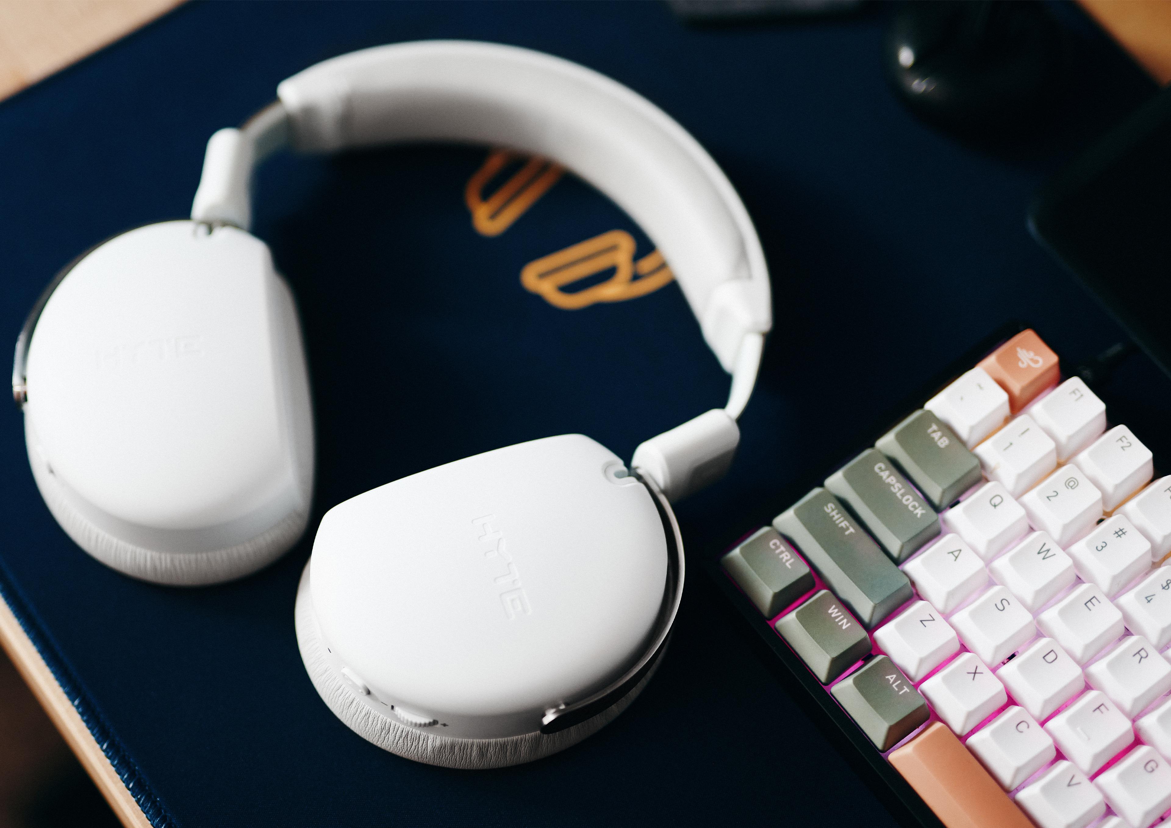 HYTE eclipse HG10 2.4GHz Wireless Gaming Headset