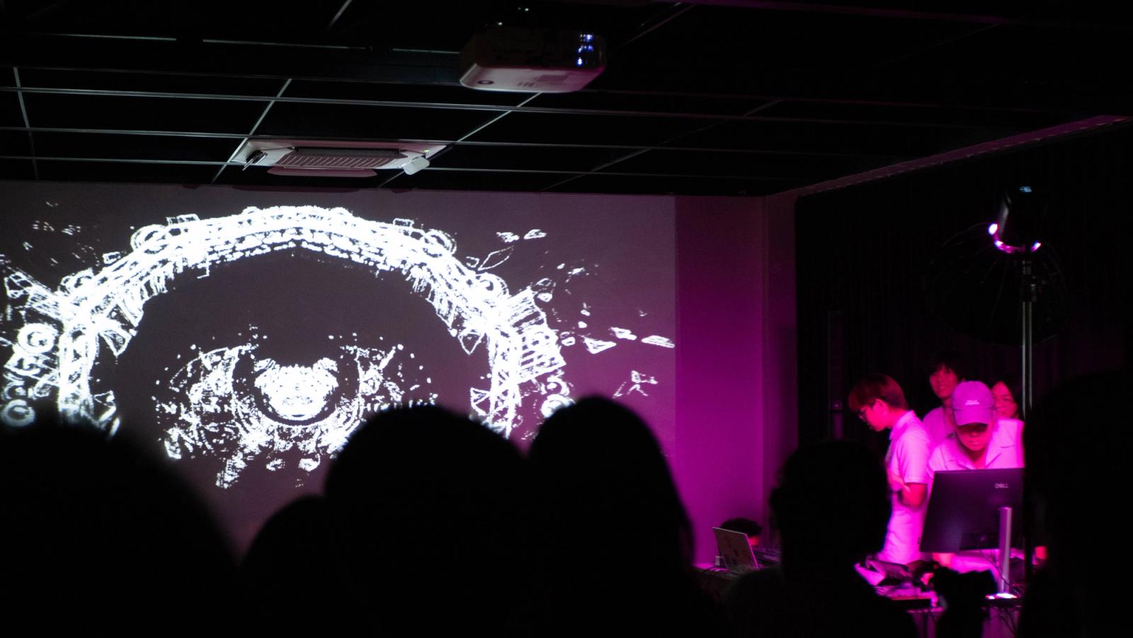 The audience and the visual team