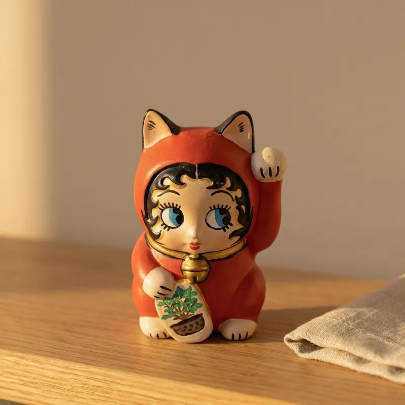 Maneki Betty Cat