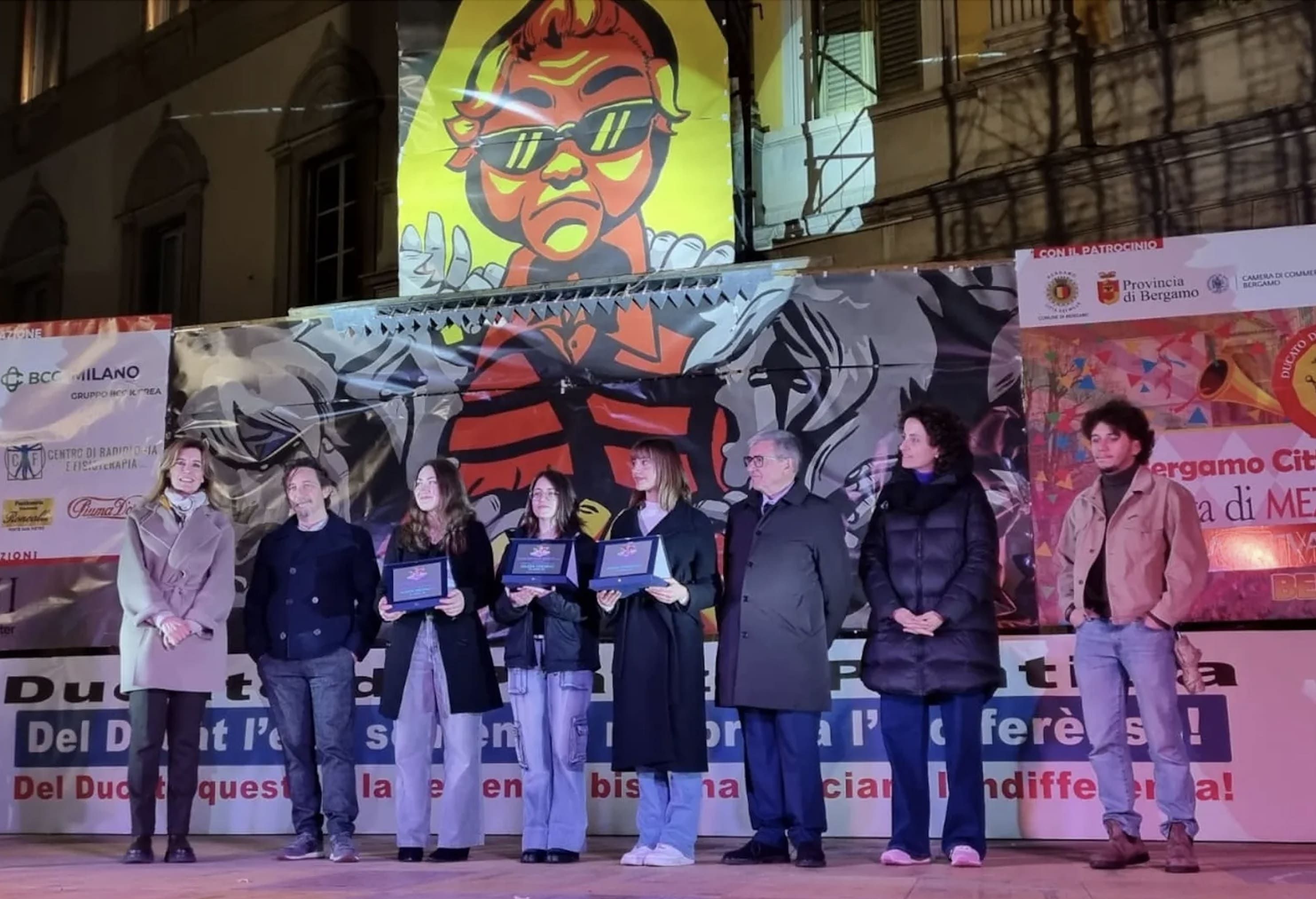 la premiazione dei ragazzi della Fantoni per il disegno sul tema dell’indifferenza.