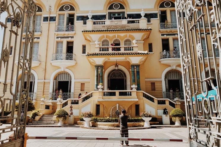Ho Chi Minh City and the new wave of living light