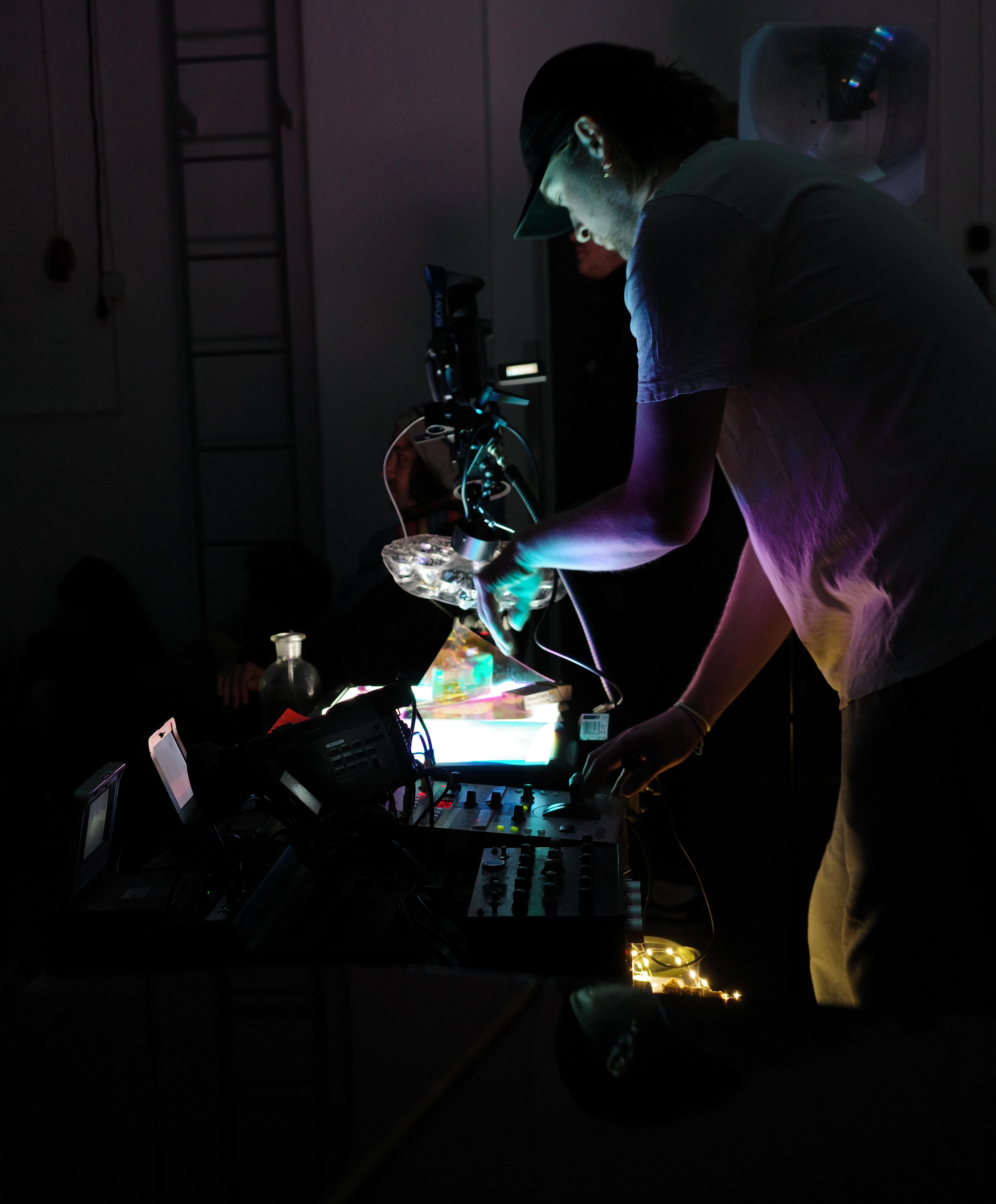Studio Auge (Lucien Lietz) Improvised Experimental Analogue Lightshow