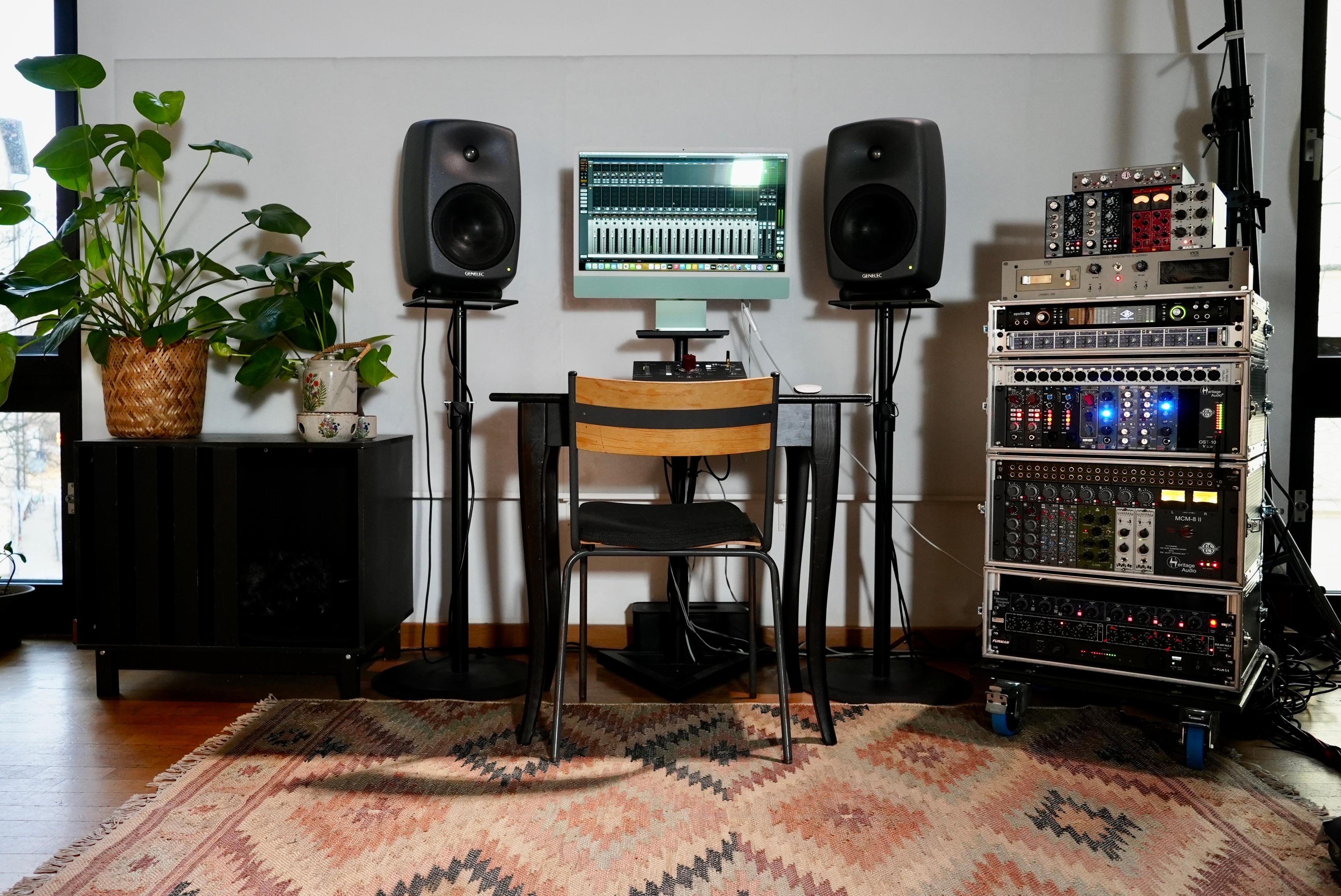 Simon Popp's recording mixing station