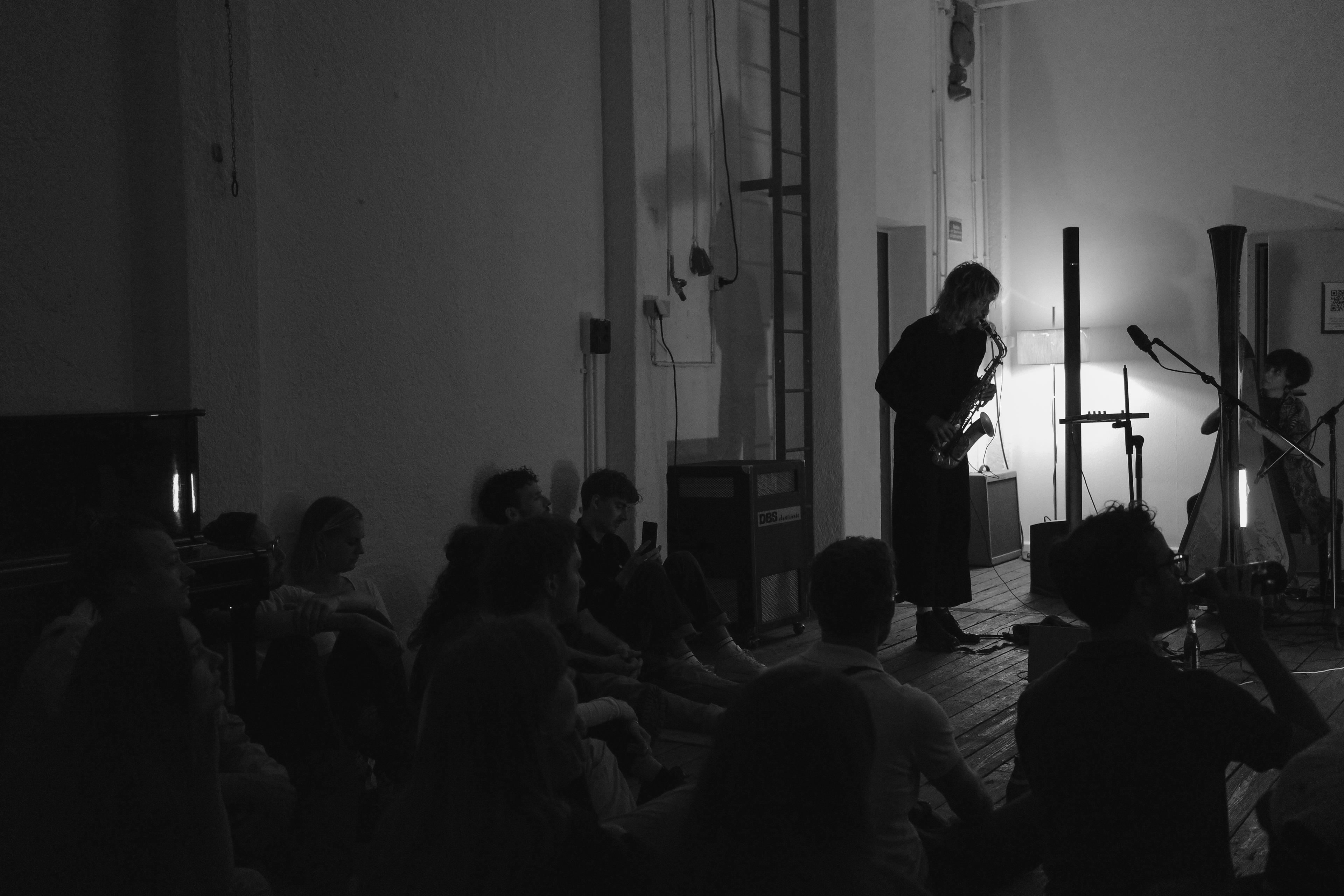 Ralph Heidel playing saxophone at Zirka Munich