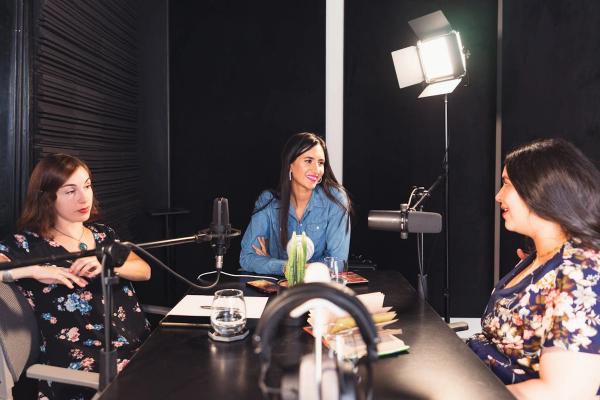 The “Invisible Pressure” of Aesthetic Living on Social Media - EntrepreneurLens