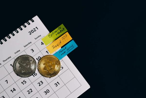 How Financial Advisors Drive Strategic Wealth Management: A CXO's Guide to Professional Financial Guidance - EntrepreneurLens