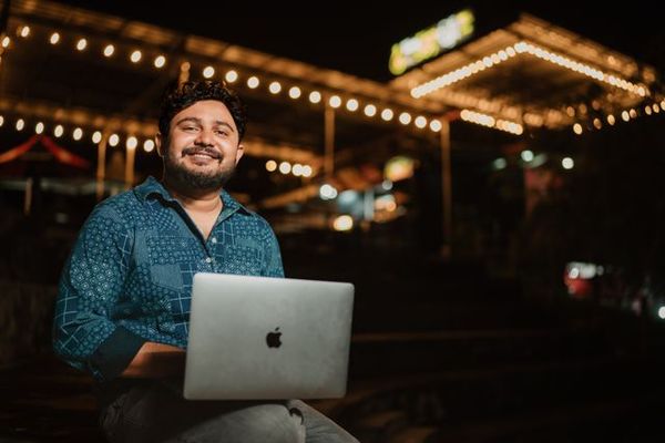 How AI Is Changing the Way Entrepreneurs Build and Scale Businesses - EntrepreneurLens