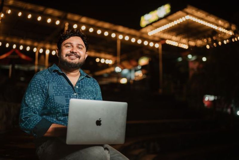 How AI Is Changing the Way Entrepreneurs Build and Scale Businesses - EntrepreneurLens