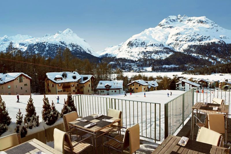 Nira Alpina — Titelbild