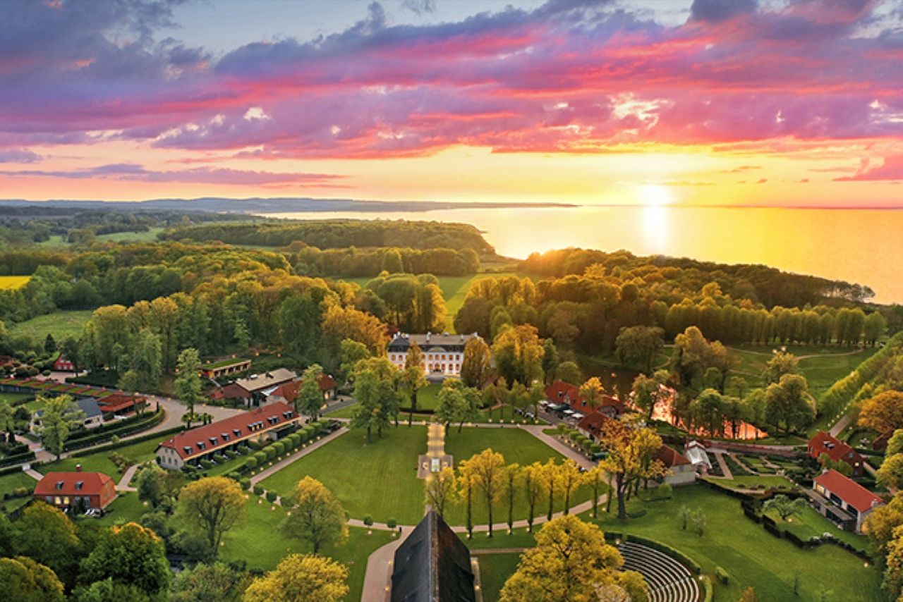 Luftaufnahme des Weissenhaus Private Nature Luxury Resort an der Ostsee