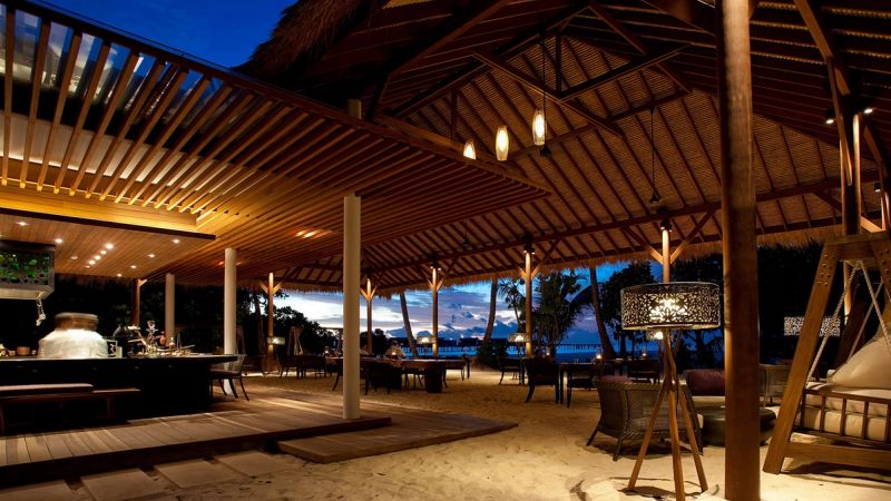 Kristallklares Wasser am Park Hyatt Hadahaa