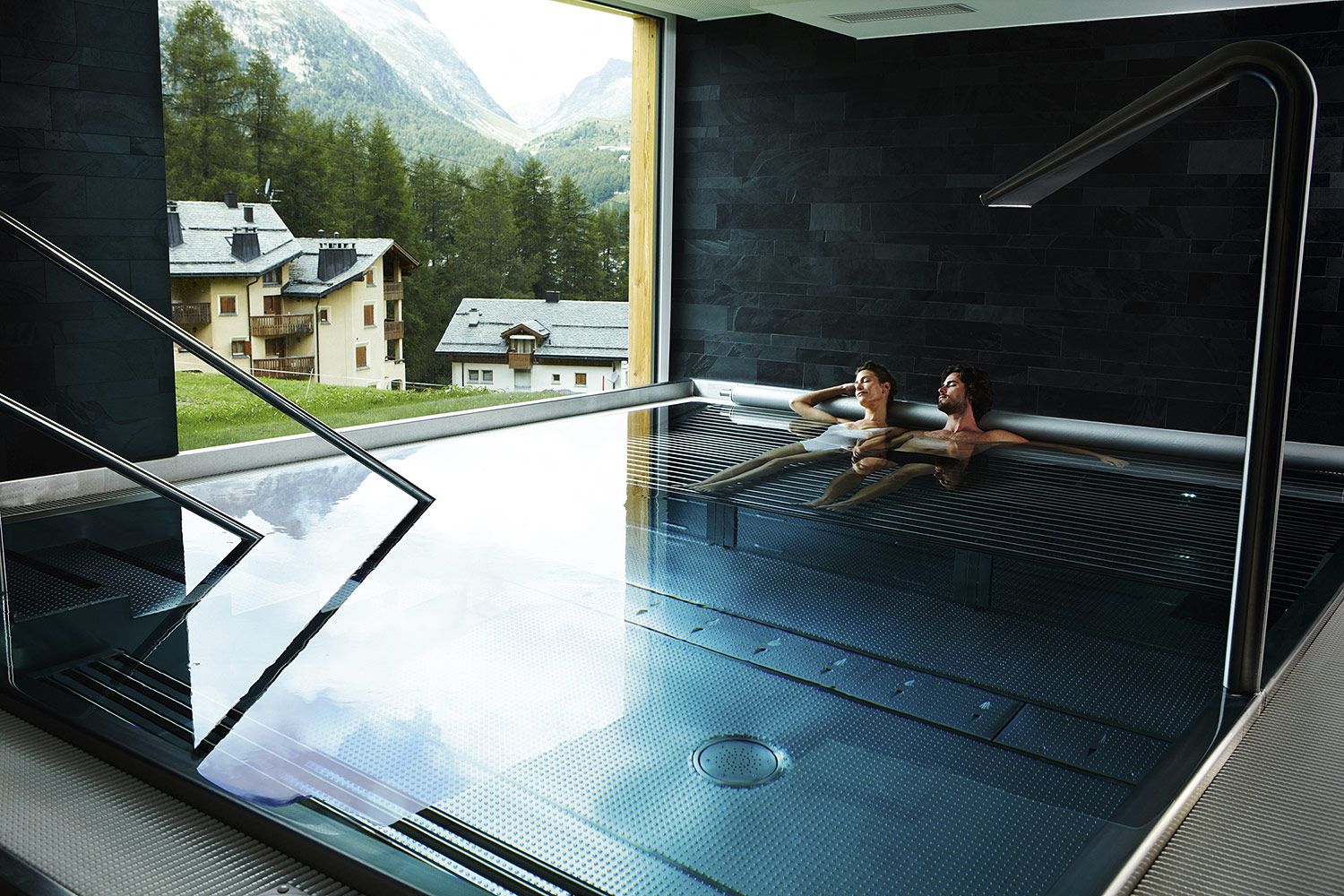 Modernes Zimmer im Nira Alpina